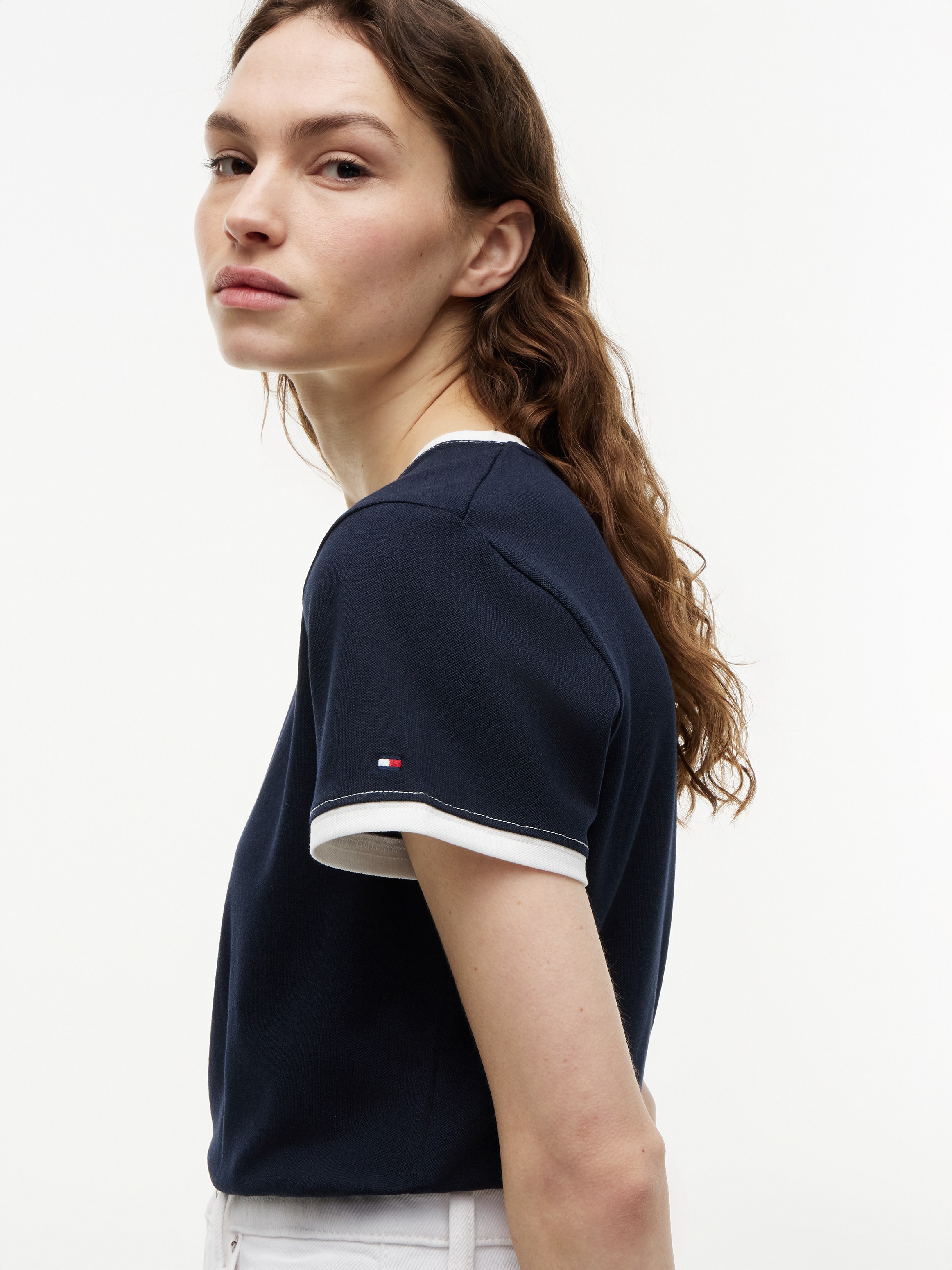 Tommy Hilfiger Kurzarmshirt »TH ROUNDAL REG C-NK SS TEE« mit kontrastfarbenen Bündchen