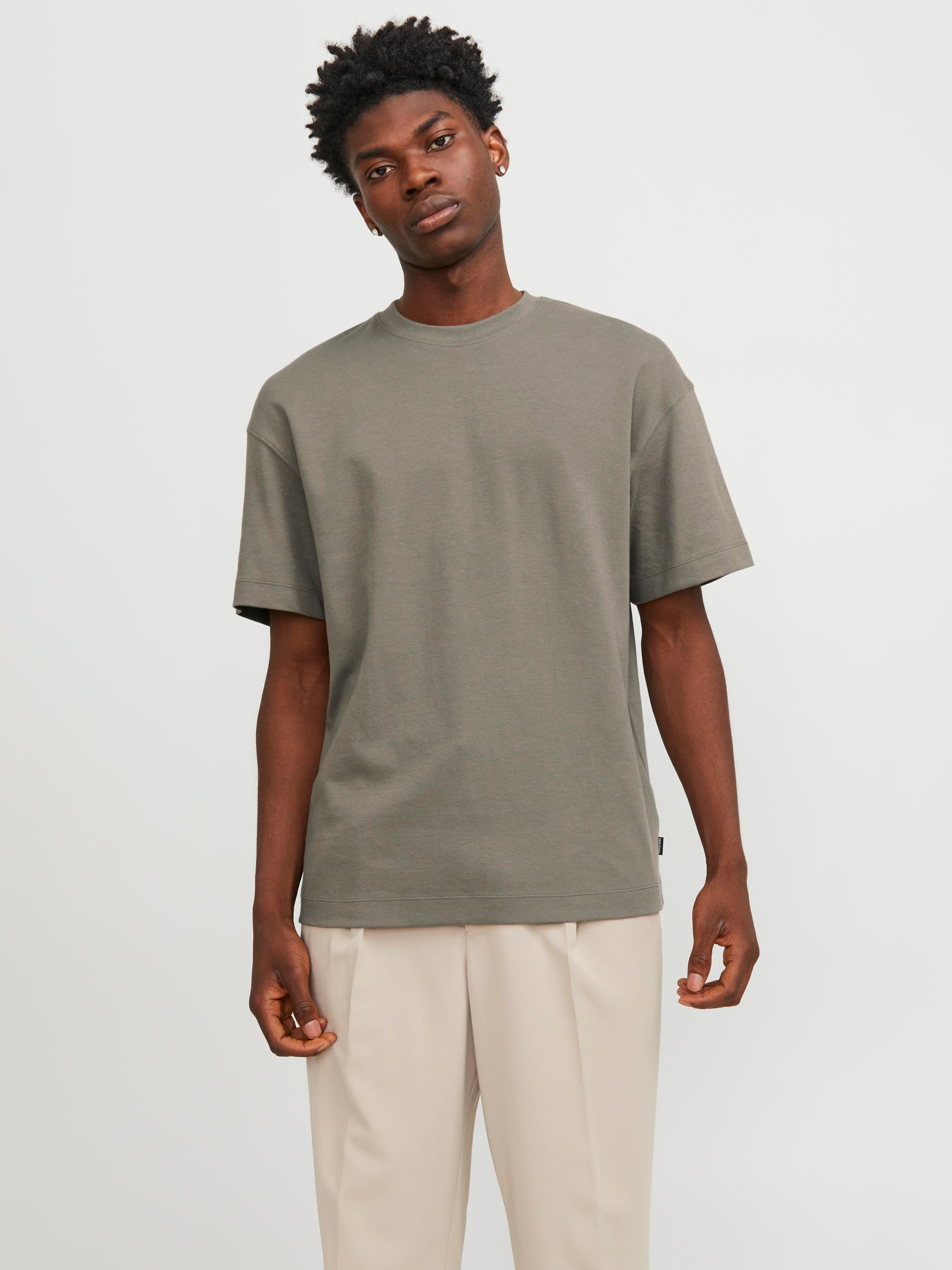 Jack & Jones "JJEURBAN EDGE TEE SS O-NECK NOOS" mit Rundhalsausschnitt