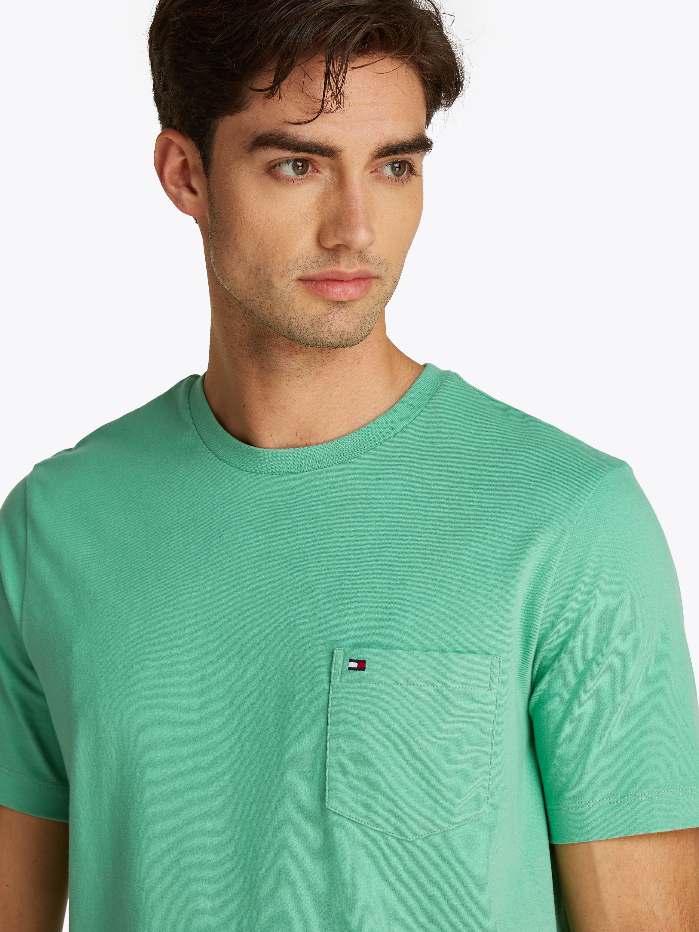 Tommy Hilfiger T-Shirt »ESSENTIAL SOLID POCKET TEE«