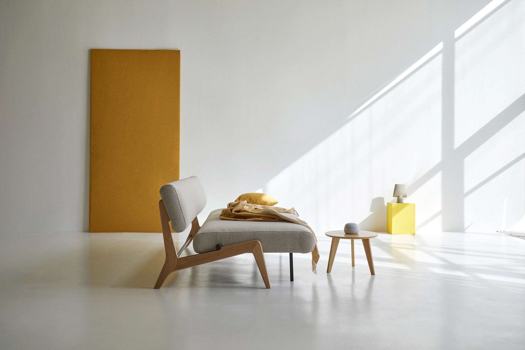 INNOVATION LIVING ™ 3-Sitzer »Nolis Retro Designsofa, hochwertig und super bequem,«, Große einheitliche Siztfläche, 60er Jahre Design neu aufgesetzt