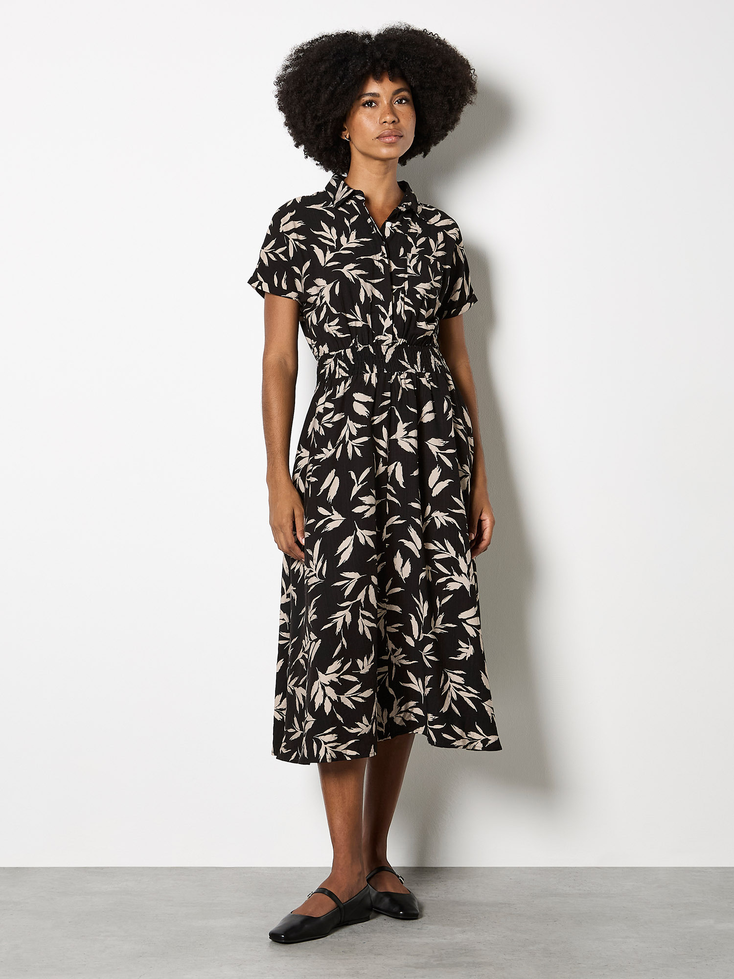 Apricot Midikleid "Midikleid" mit strukturiertem Blattmuster