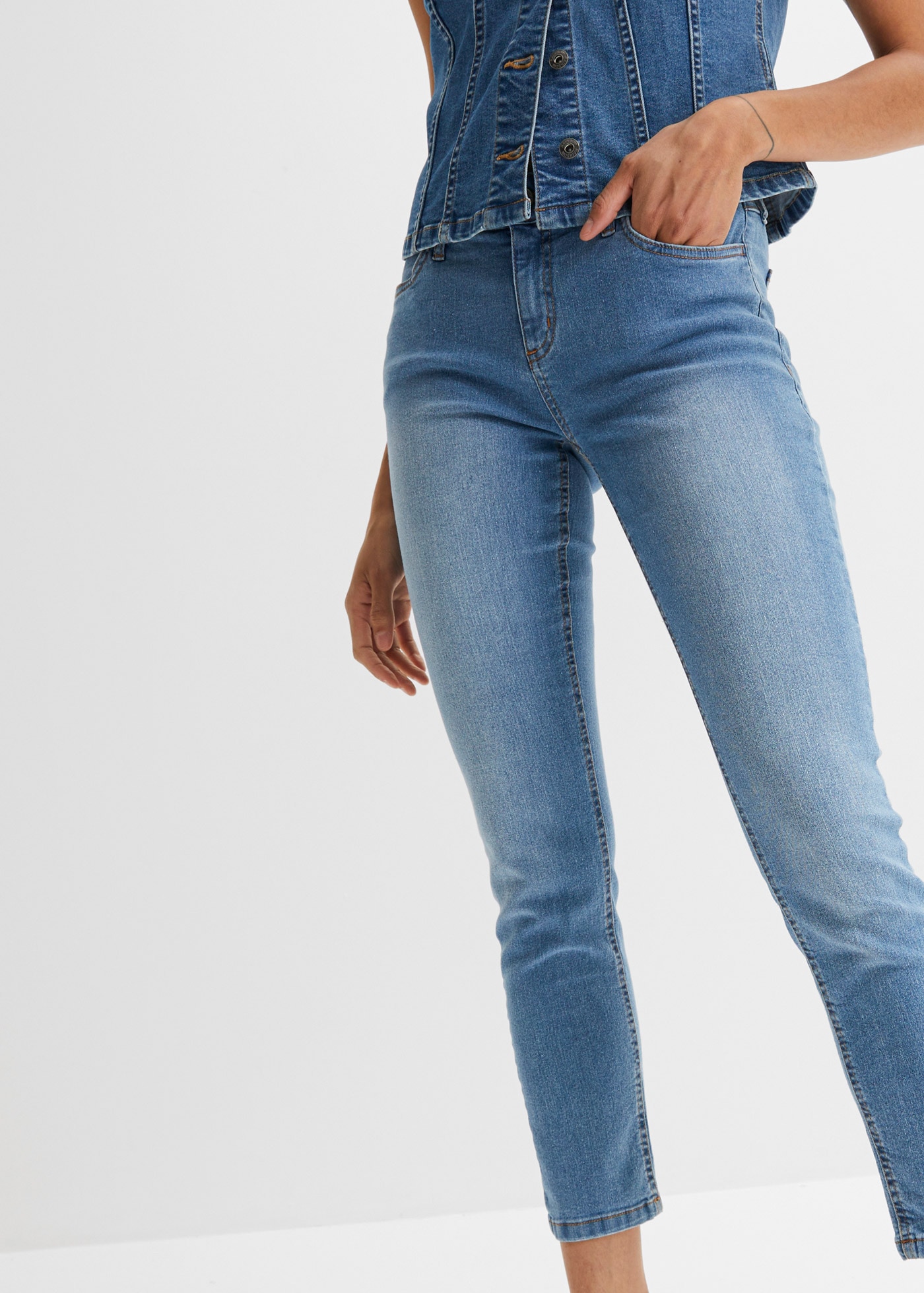 bonprix 7/8-Jeans "Slim Fit Jeans Mid Waist, cropped" Slim fit Passform, aus Baumwollmischung, mit vier Taschen