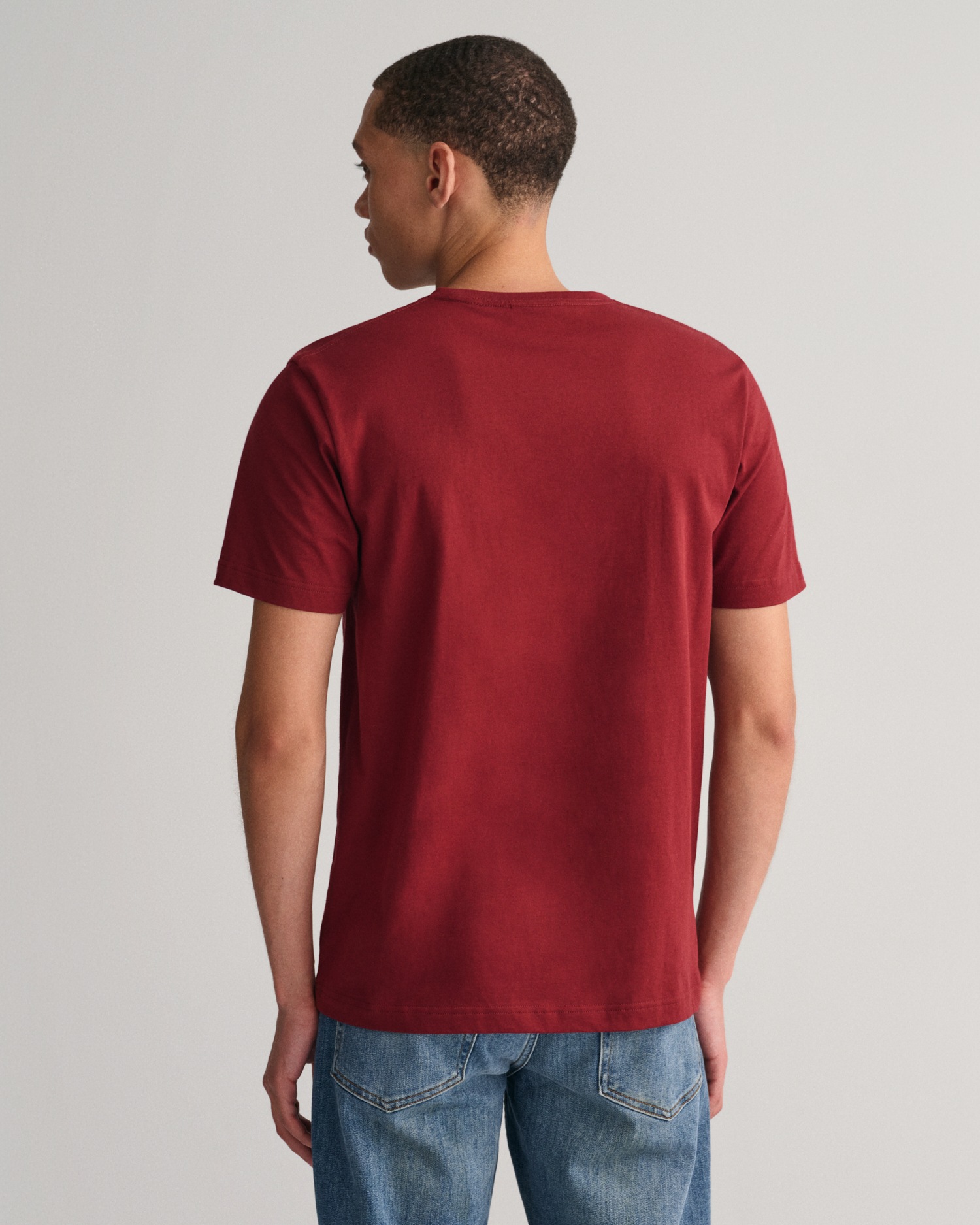 Gant "REG SHIELD SS T-SHIRT" mit Logostickerei auf der Brust günstig online kaufen