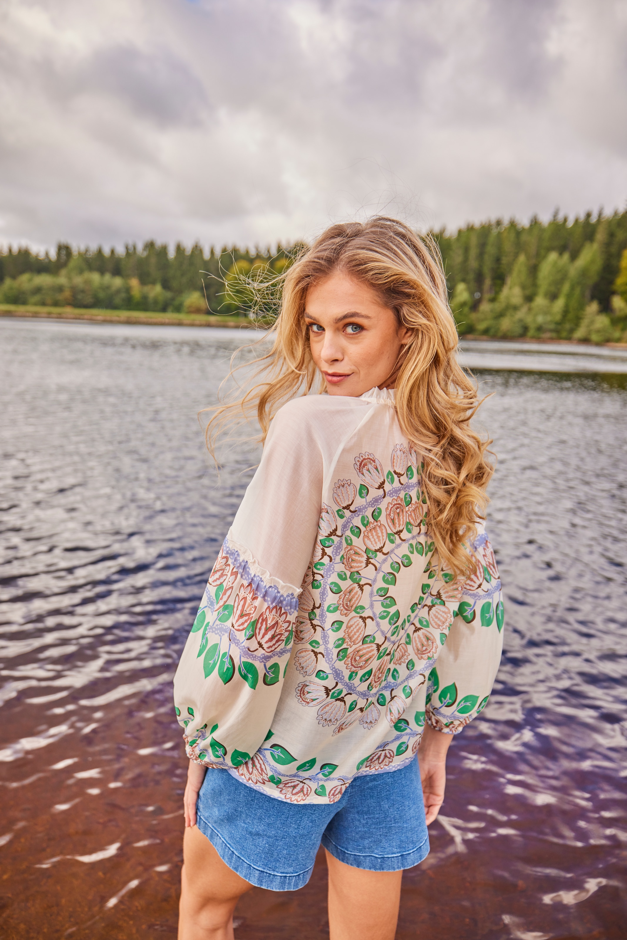 Aniston CASUAL Shorts  mit fixiertem Beinaufschlag - NEUE KOLLEKTION