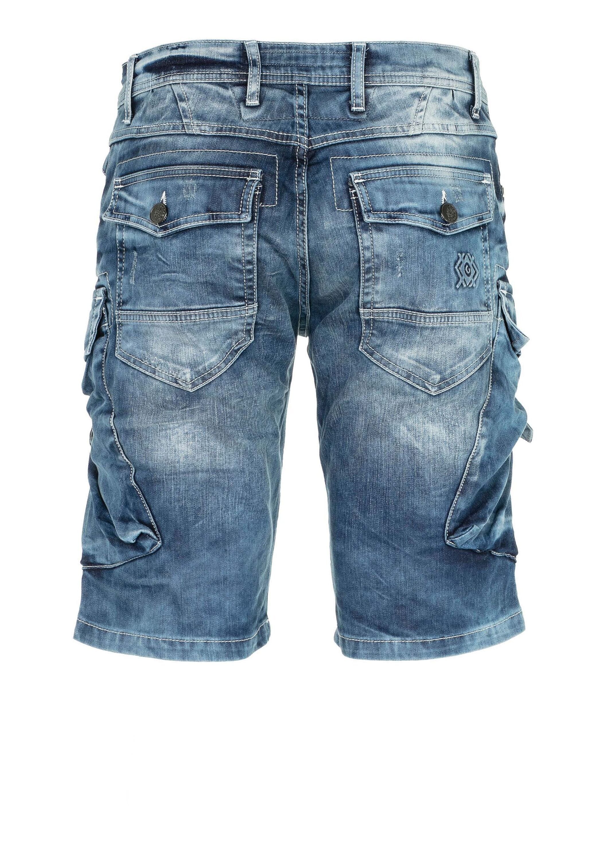 Cipo & Baxx Shorts »Shorts«, mit lässigem Rippenmuster, CK-189