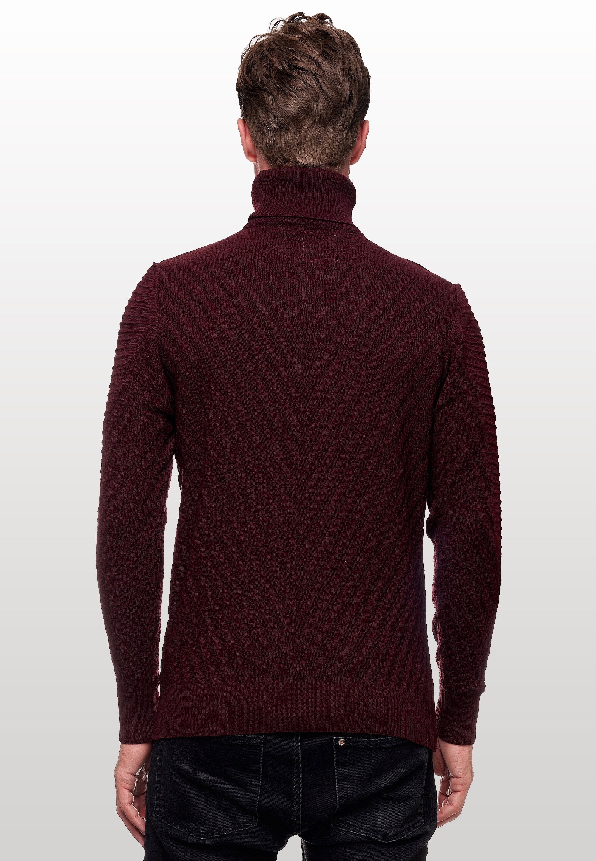 Rusty Neal Rollkragenpullover, in stilvollem Feinstrick