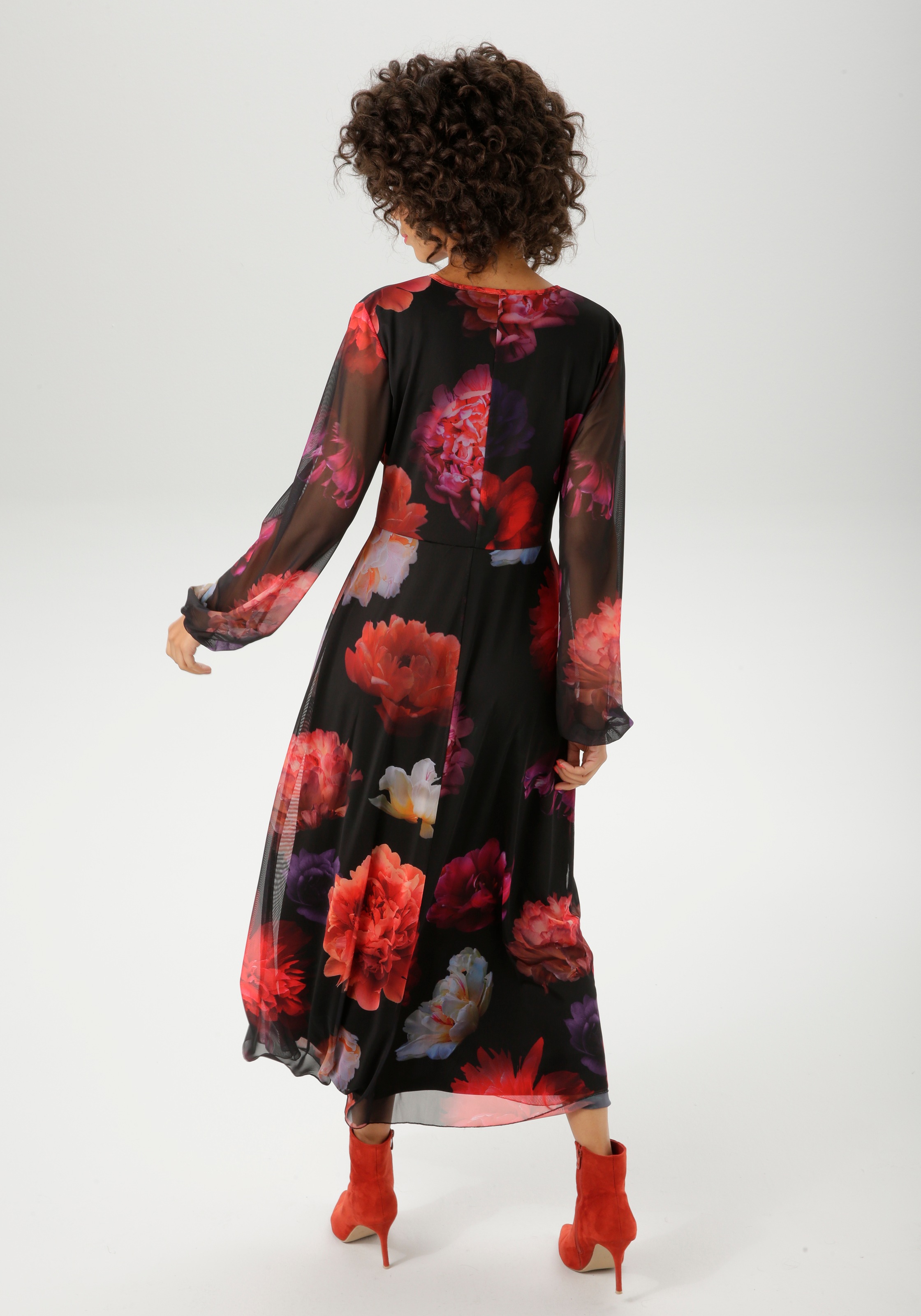Aniston CASUAL Maxikleid, mit farbenfrohen, großflächigen Blüten bedruckt - günstig online kaufen