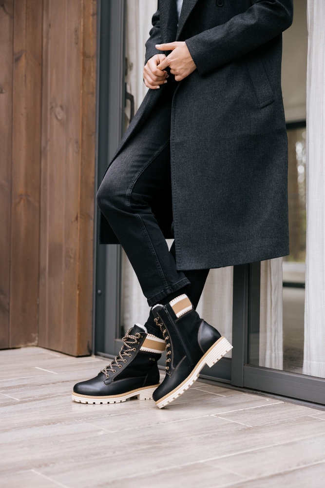 Remonte Winterboots »Elisabeth Hurley-Collection«, Schnürboots, Schnürstiefelette mit wasserabweisender TEX-Membran