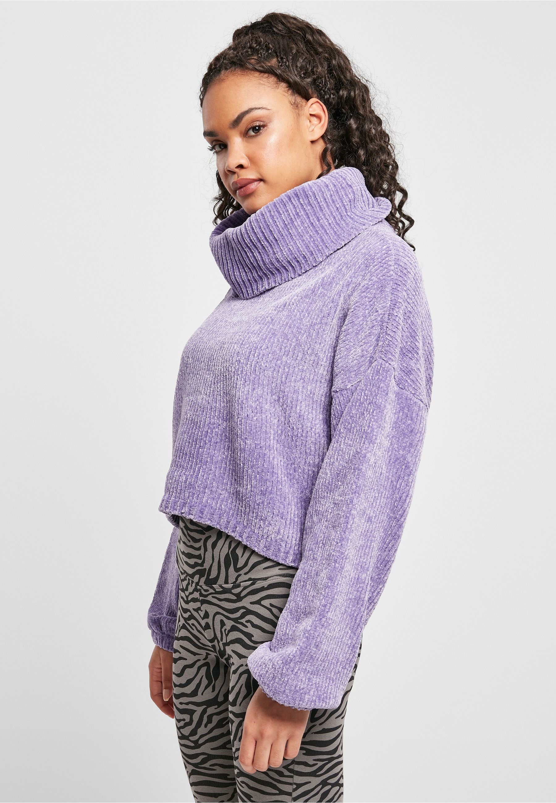 URBAN CLASSICS Sweatshirt »Urban Classics Damen Ladies Short Chenille Turtleneck Sweater«, 1 Stk.
