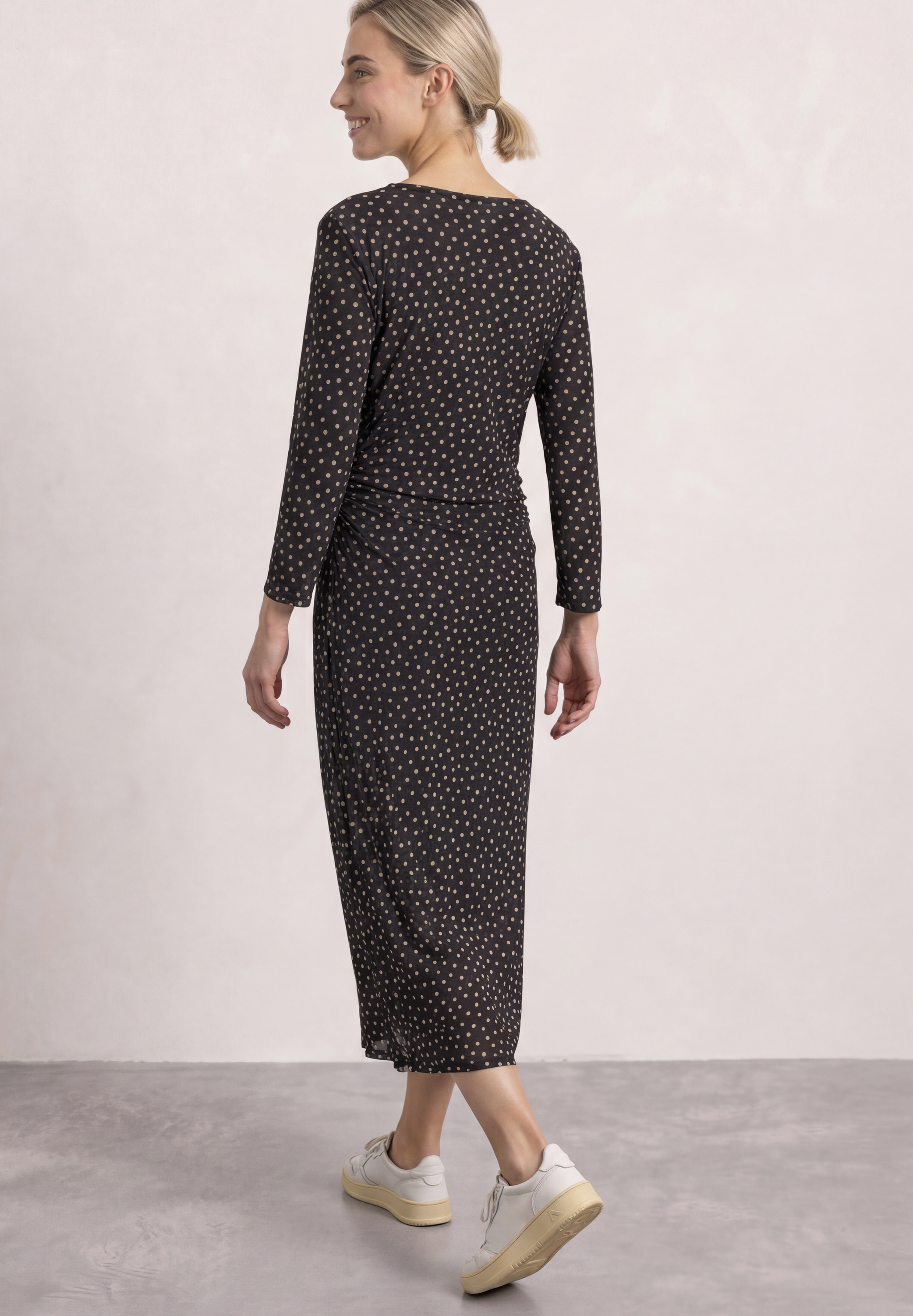 STREET ONE Midikleid Ohne Taschen Sommerkleid mit Punkten / Seitliche Raffung