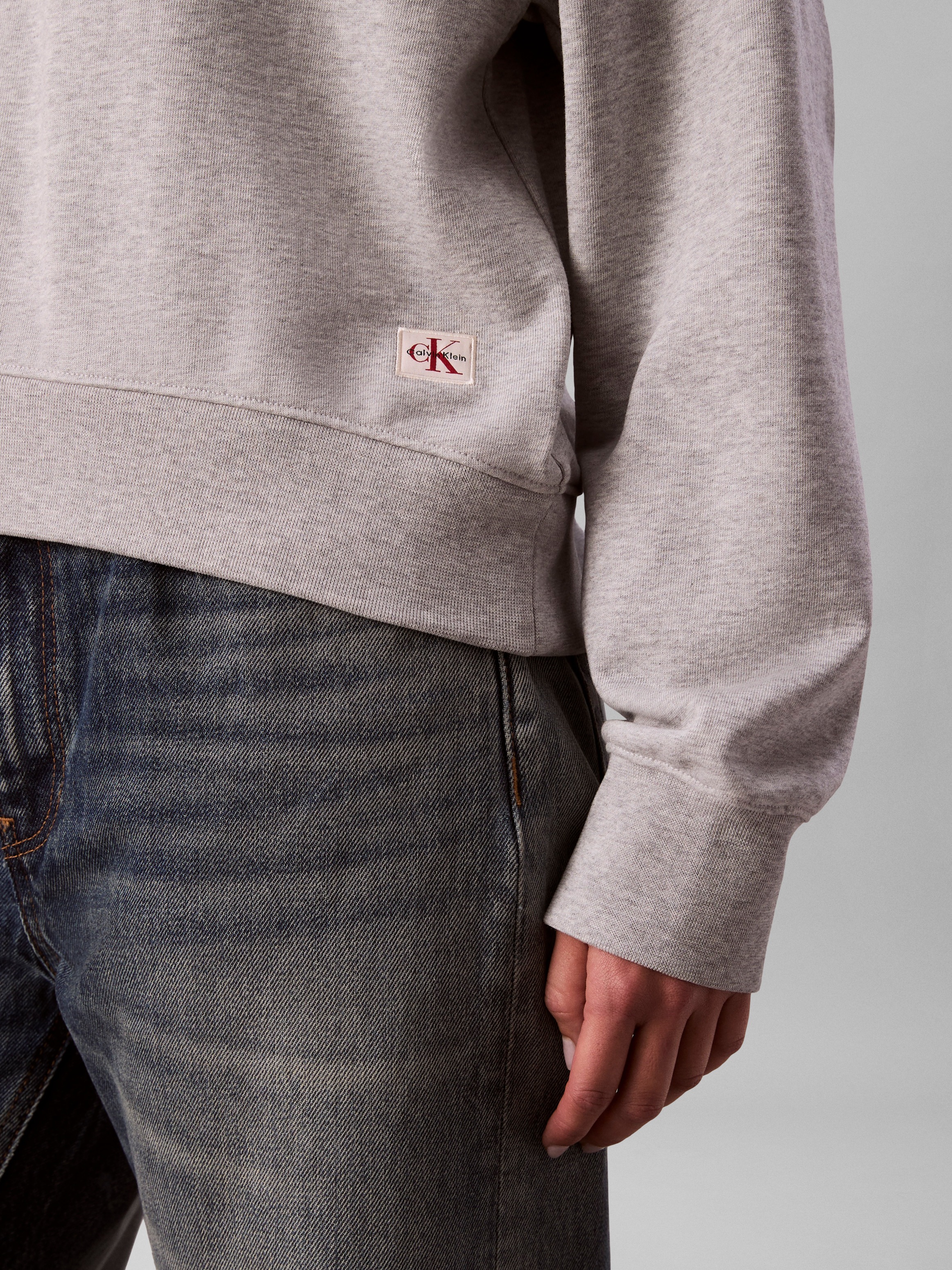 Thumbnail - Calvin Klein Jeans Sweatshirt, Regular fit mit V-Ausschnitt