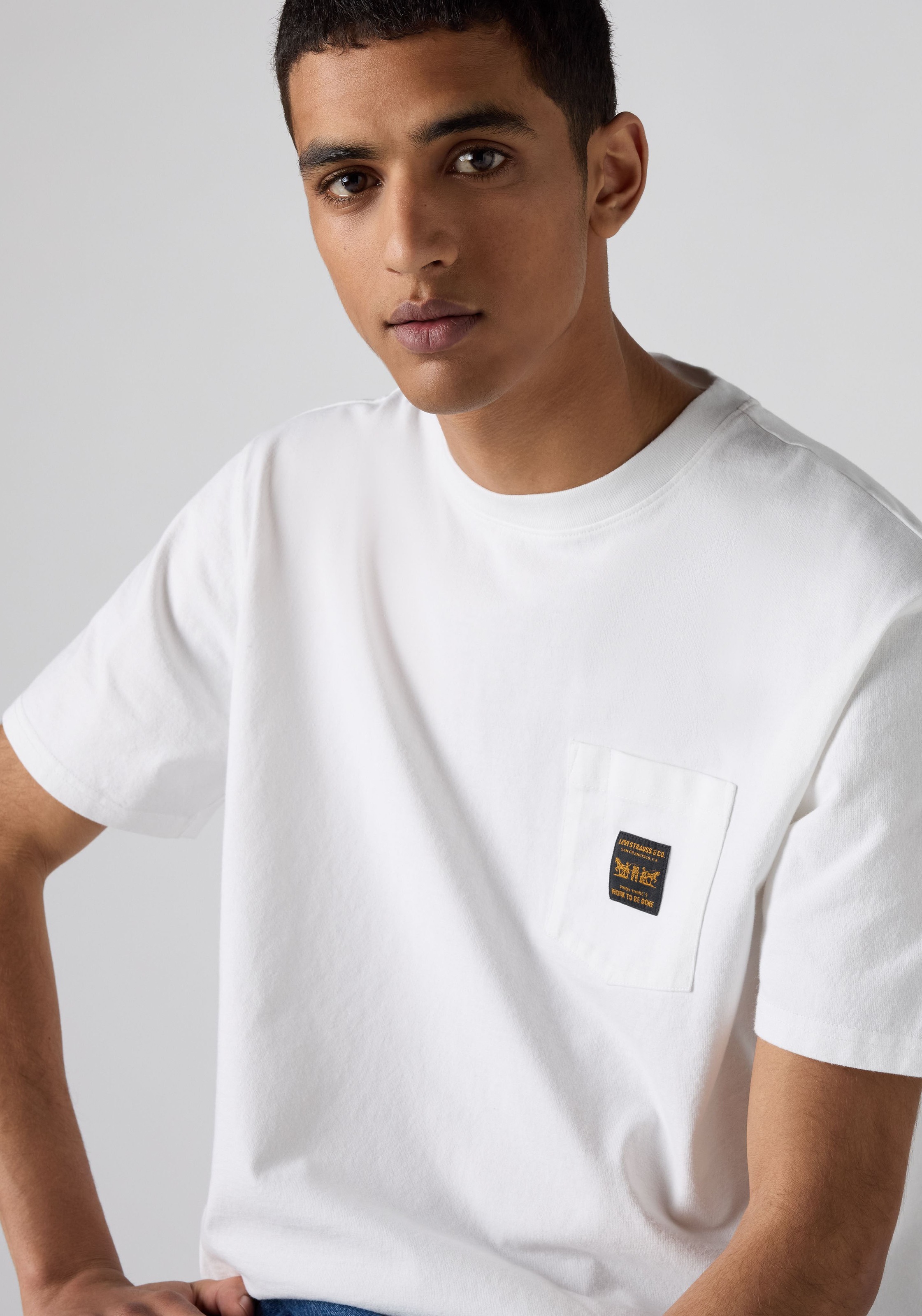 Levi's® T-Shirt »SS WORKWEAR PKT TEE« mit Brusttasche