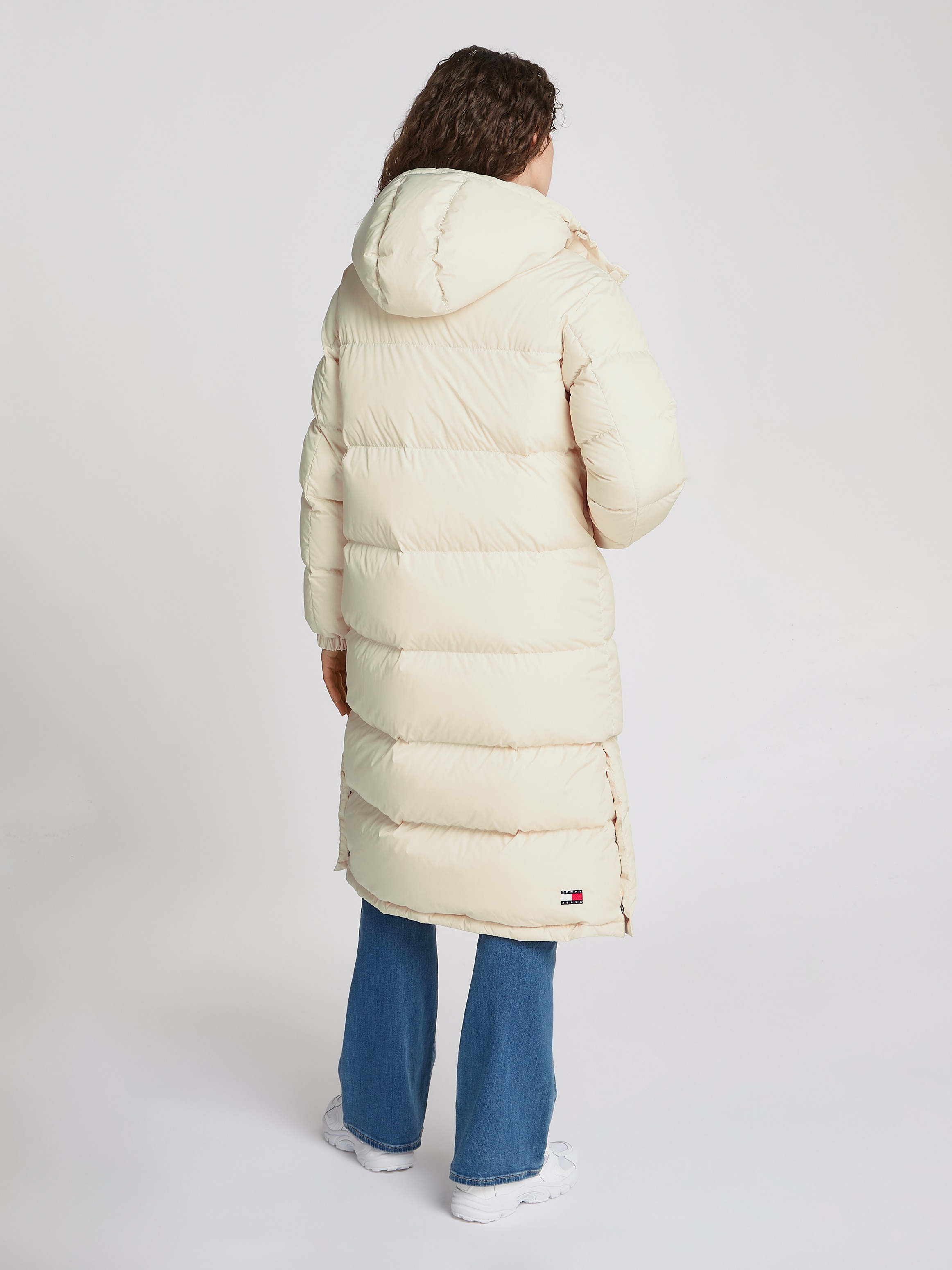 Tommy Jeans Steppmantel »TJW ALASKA LONG PUFFER EXT«, mit Logostickerei