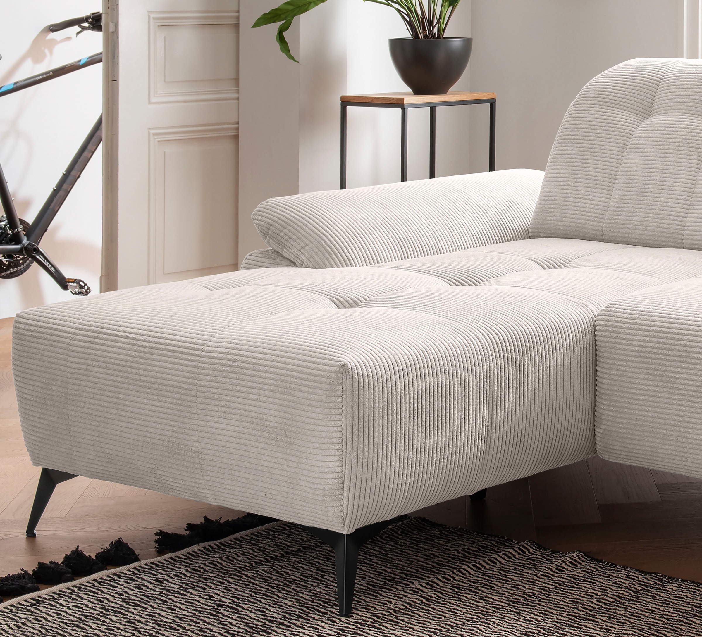 Home affaire Ecksofa »Lazio modern und bequem, schmale Armlehnen, tolle Detailverarbeitung« zwei verschiedene Fußfarben wählbar
