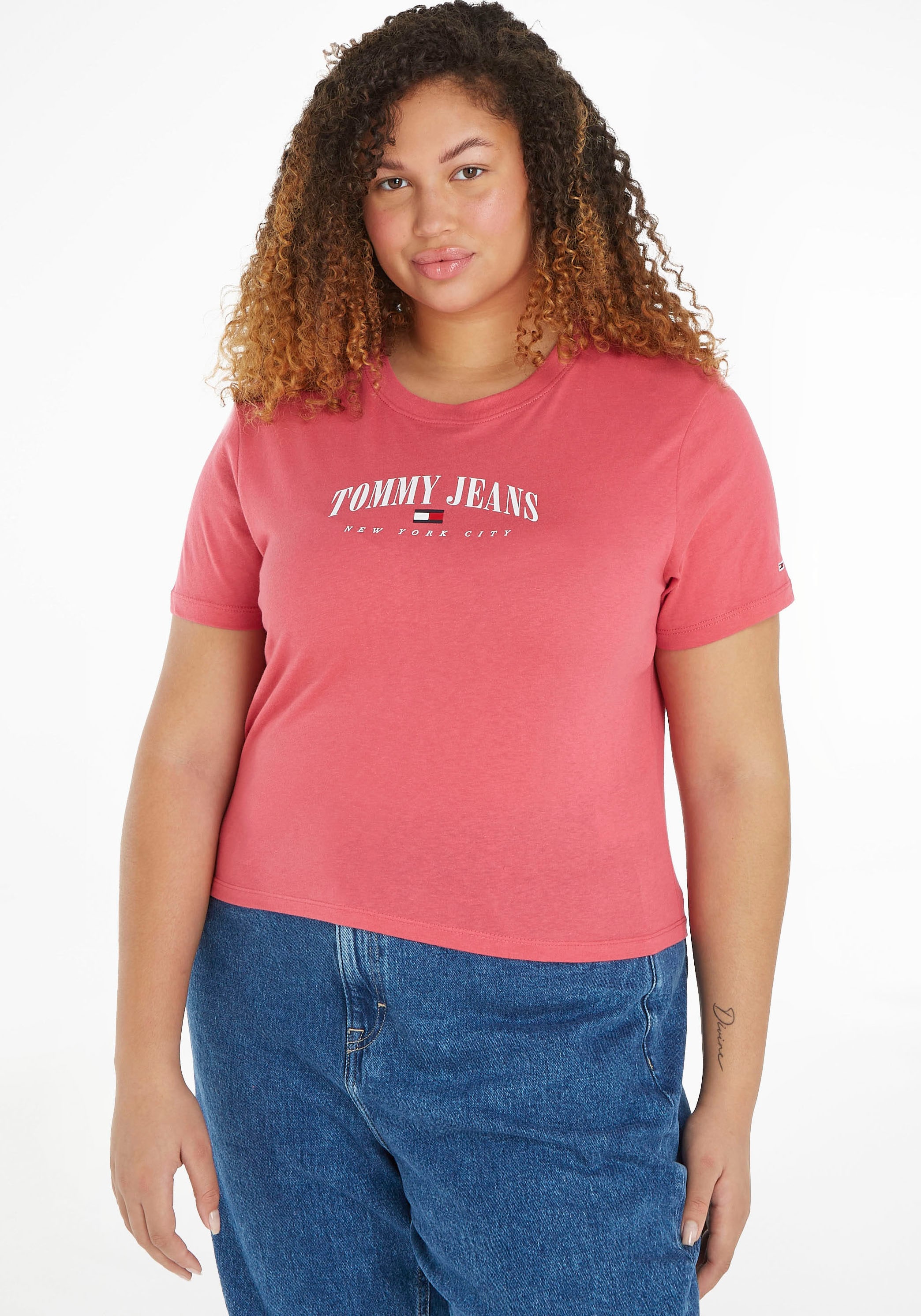Tommy Jeans Curve Kurzarmshirt »TJW CRV BBY ESSENTIAL LOGO 2 SS«, (1 tlg.), PLUS  SIZE CURVE,mit Tommy Jeans-Markendetails für bestellen | BAUR | T-Shirts