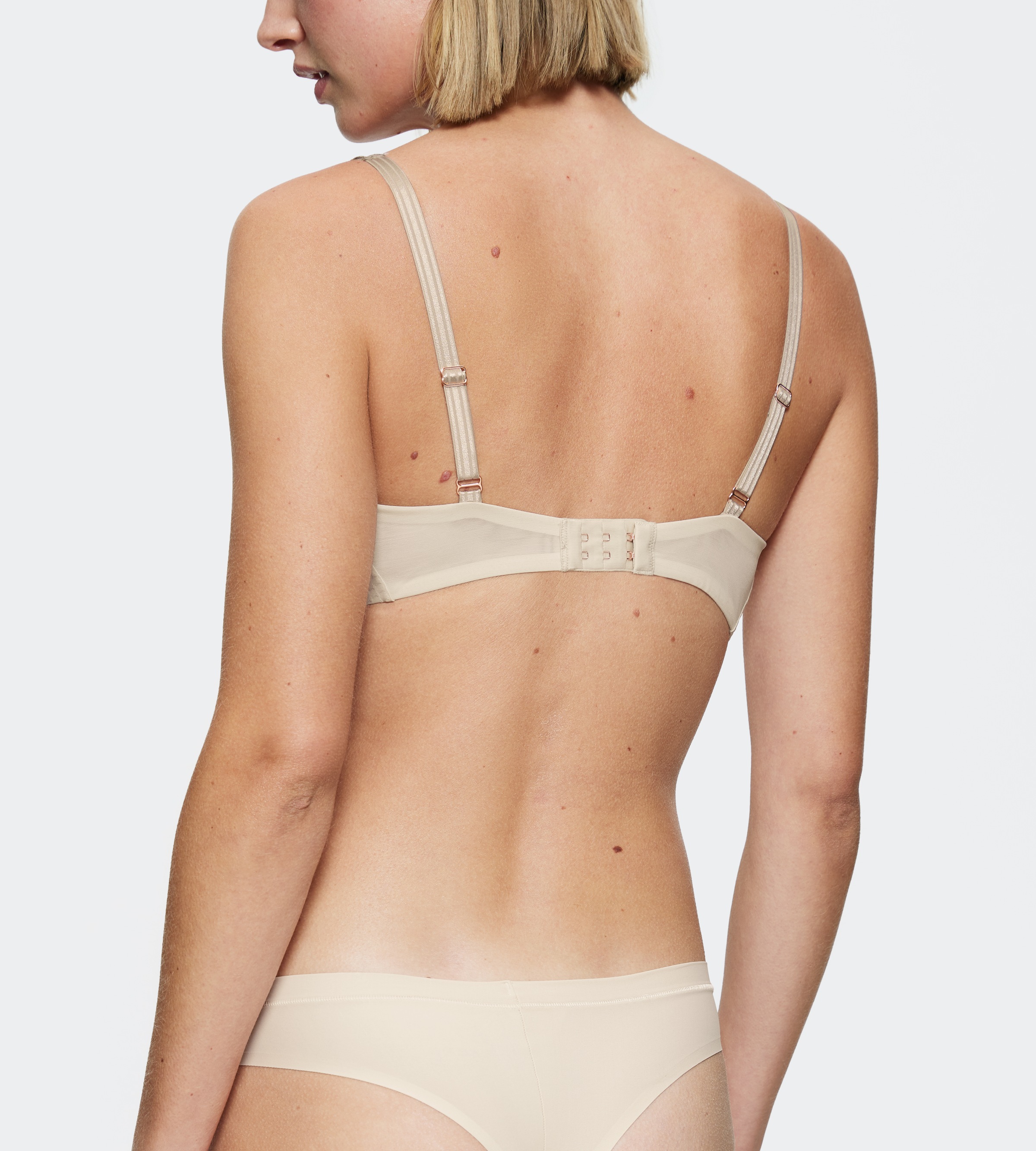 Triumph Balconette-BH »Wild Azalea Florale WHP«, mehrfarbige Spitzendetails, Satin-Jacquard, glatte Spacer-Cups