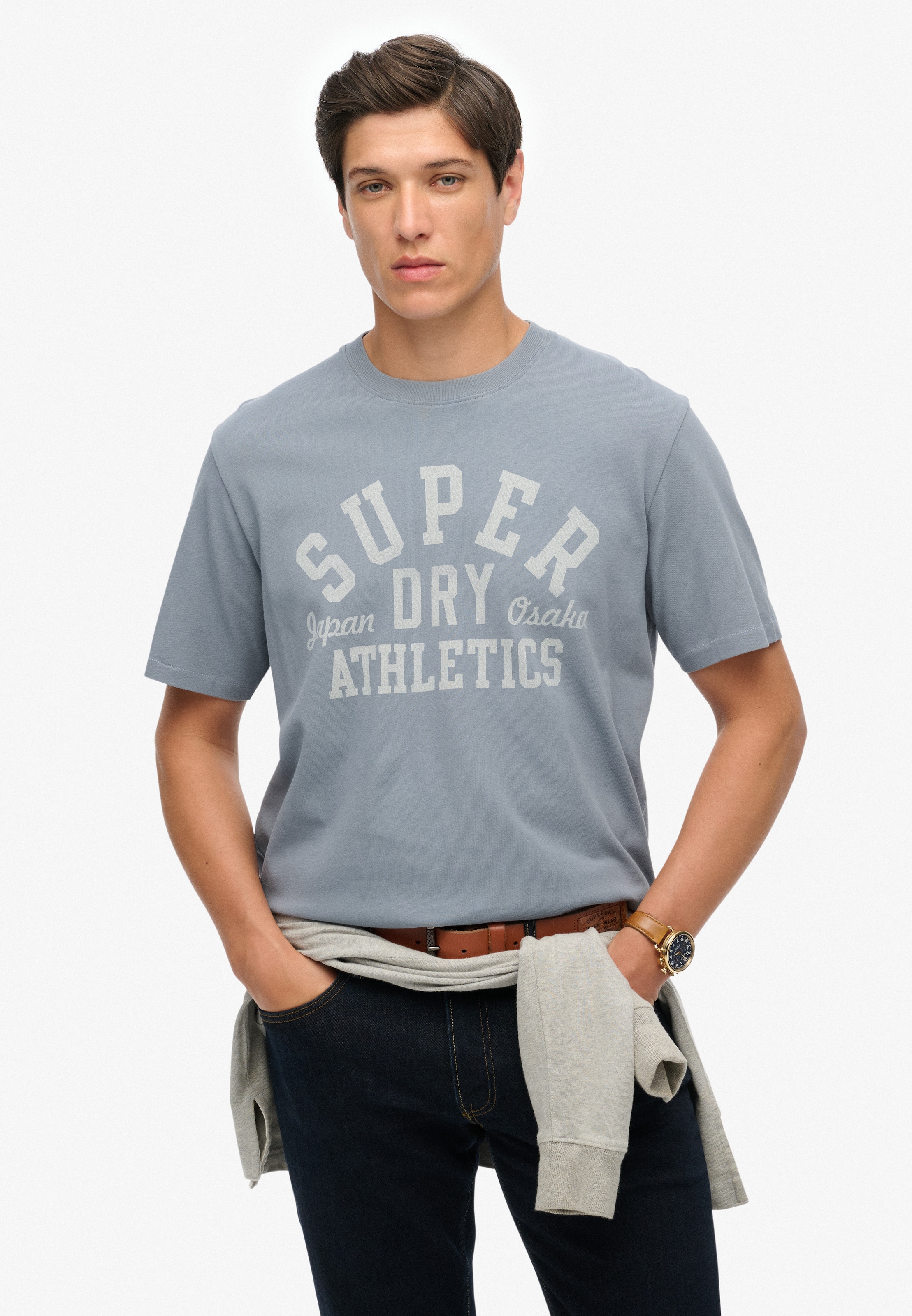 Superdry Rundhalsshirt "ATHLETIC ESS TEE" Loose Fit, aus Baumwolle und Seide, mit Print, Kurzarm, hüftlange Form