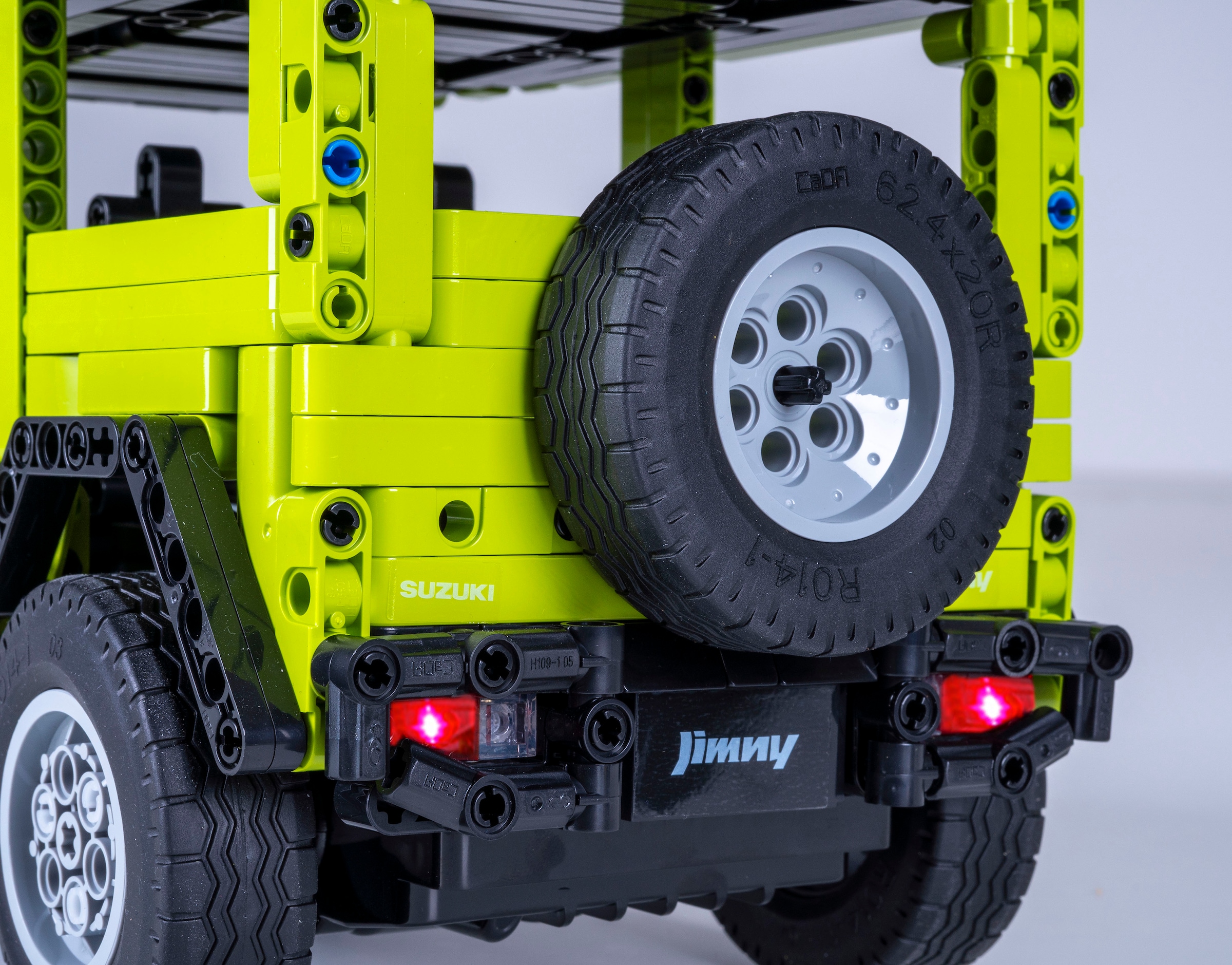 Jamara RC-Auto »CaDA, Suzuki Jimny 1:12 grün 2,4GHz Bricks«, (579 tlg.), mit LED Licht