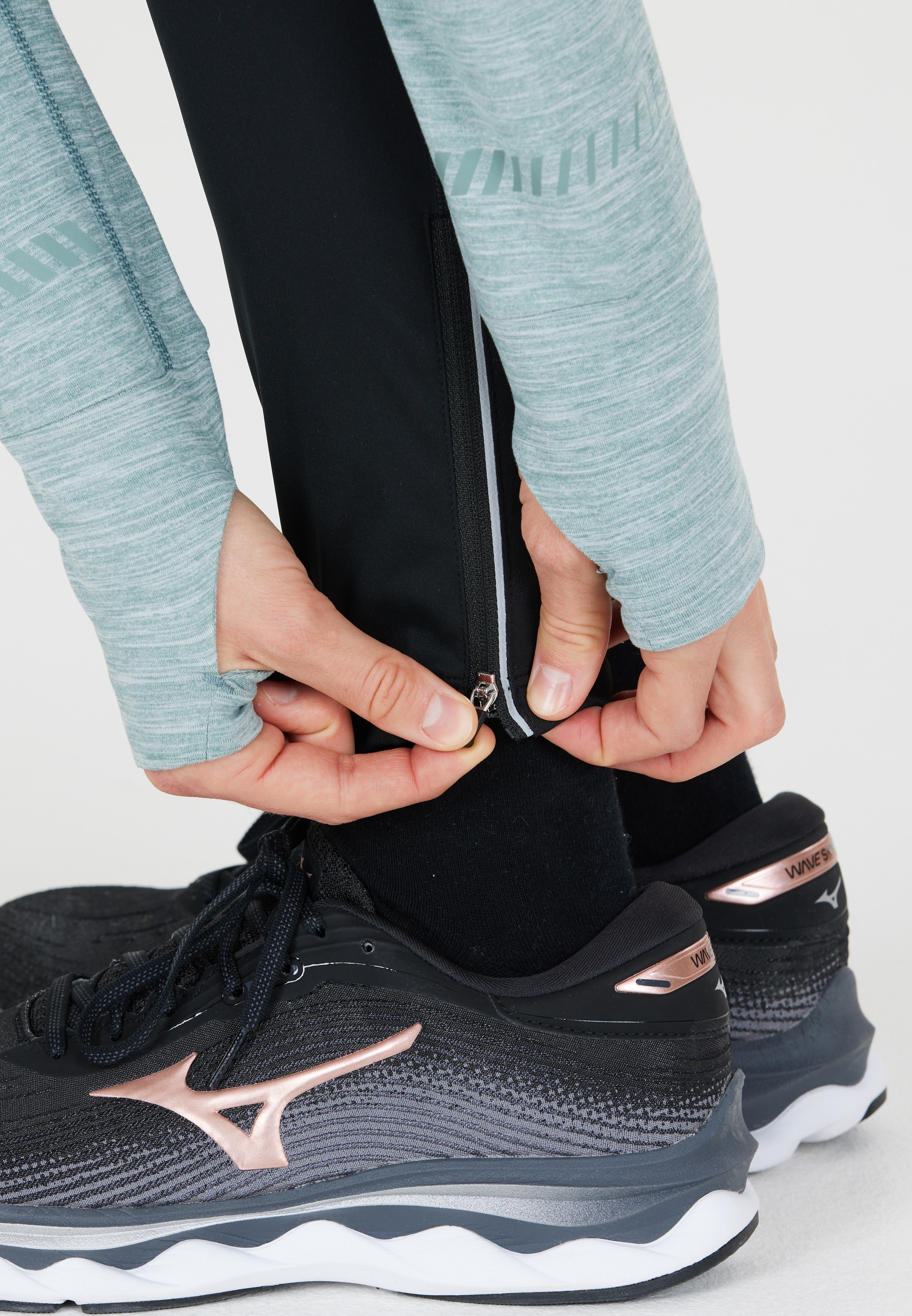 ENDURANCE Trainingstights »Elinor«, mit wasserabweisender und windblockierender Eigenschaft