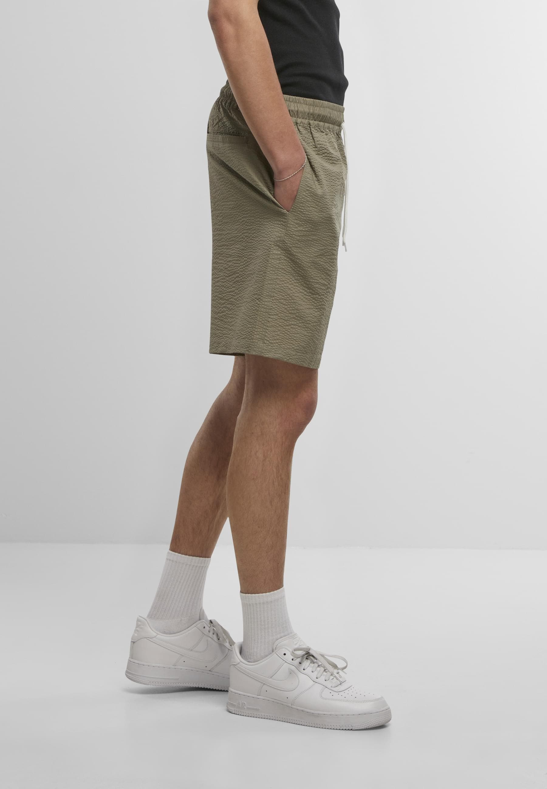 URBAN CLASSICS Shorts »Urban Classics Herren Basic Seersucker Shorts«, (1 tlg.)