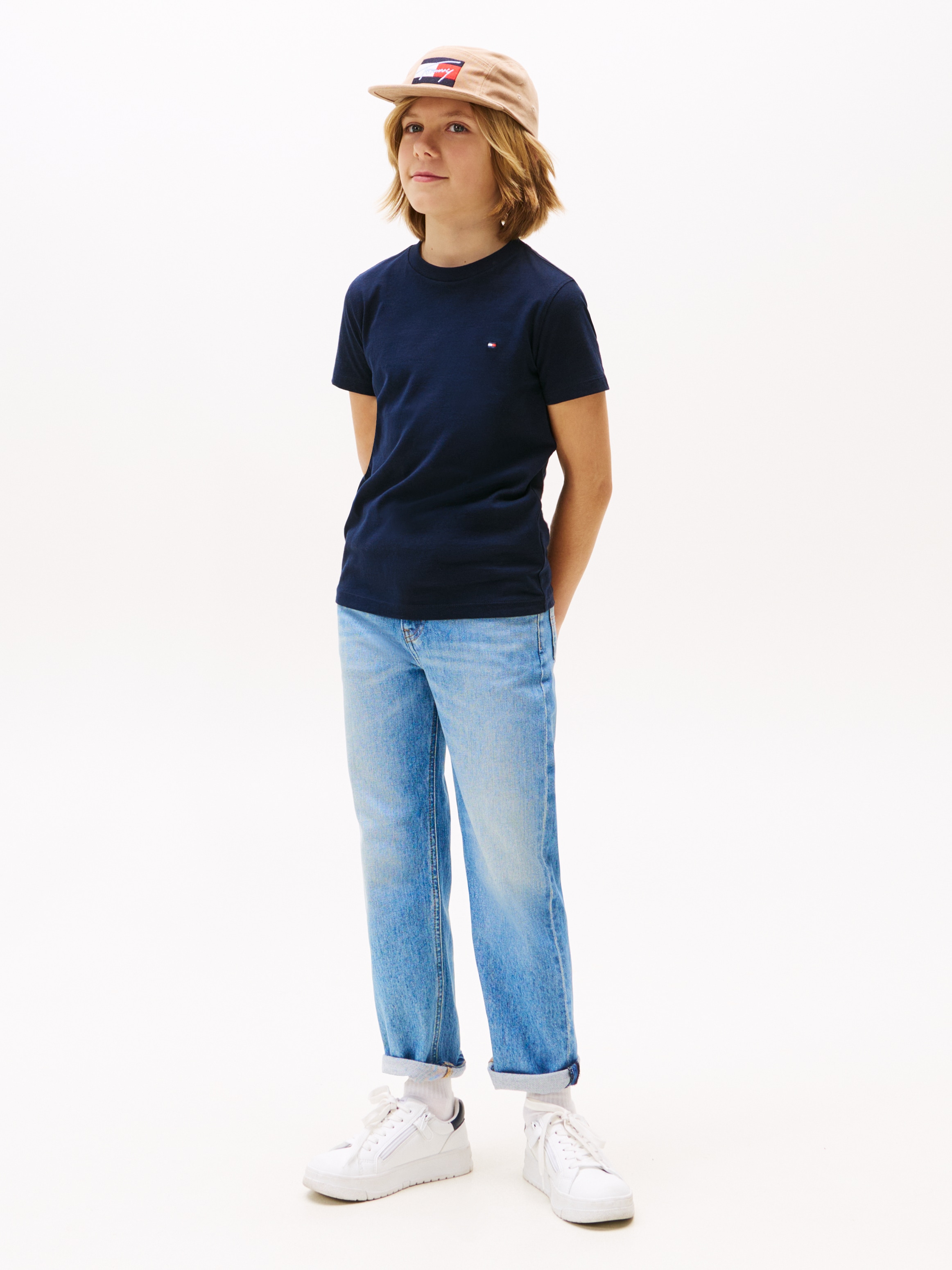 Tommy Hilfiger T-Shirt »ESSENTIAL COTTON TEE S/S«, mit Logostickerei