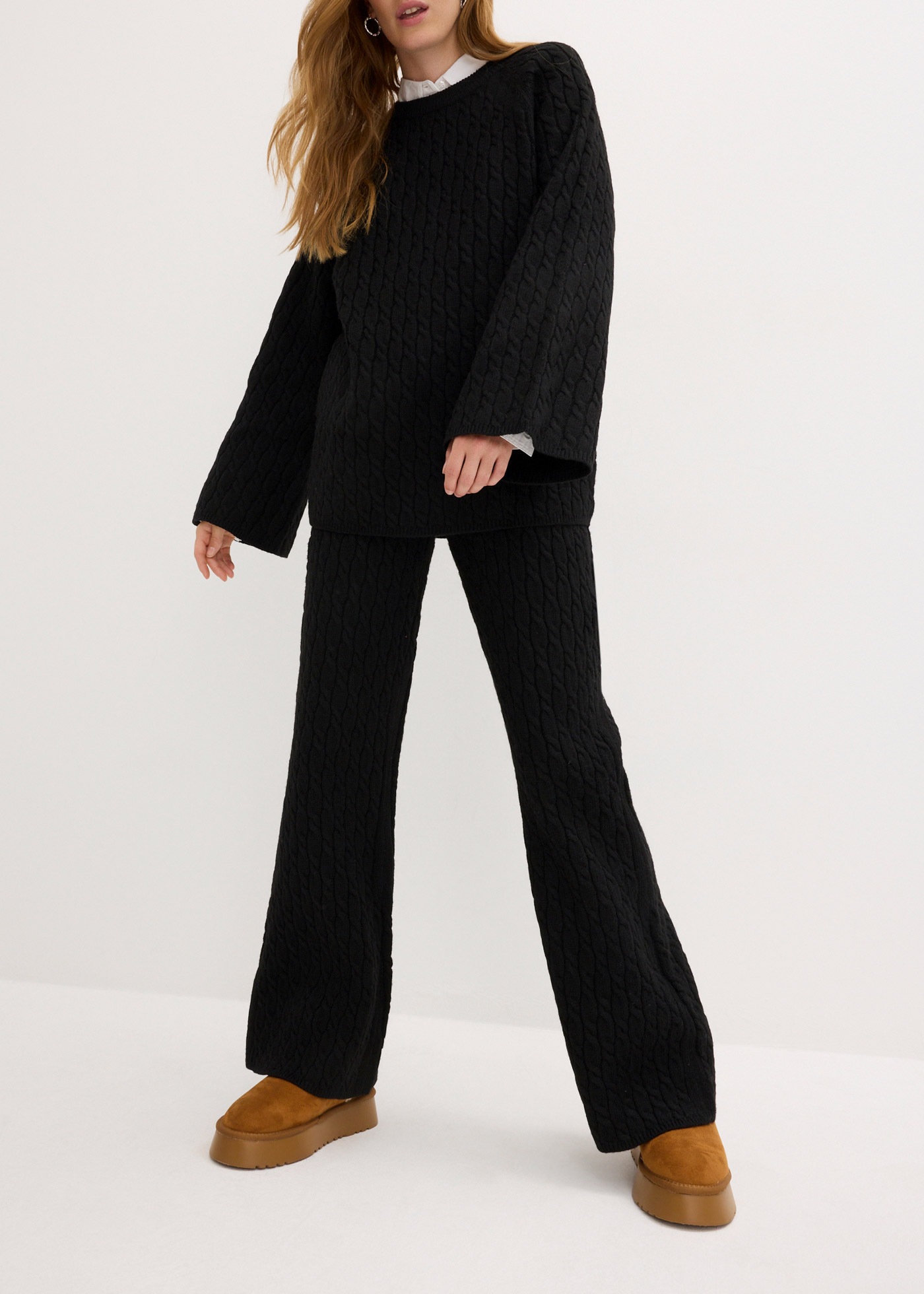 bonprix Stoffhose »Strickhose mit Zopfmuster«  aus Polyester und Wolle, Loose Fit, weite Beinform, mit Zopfmuster