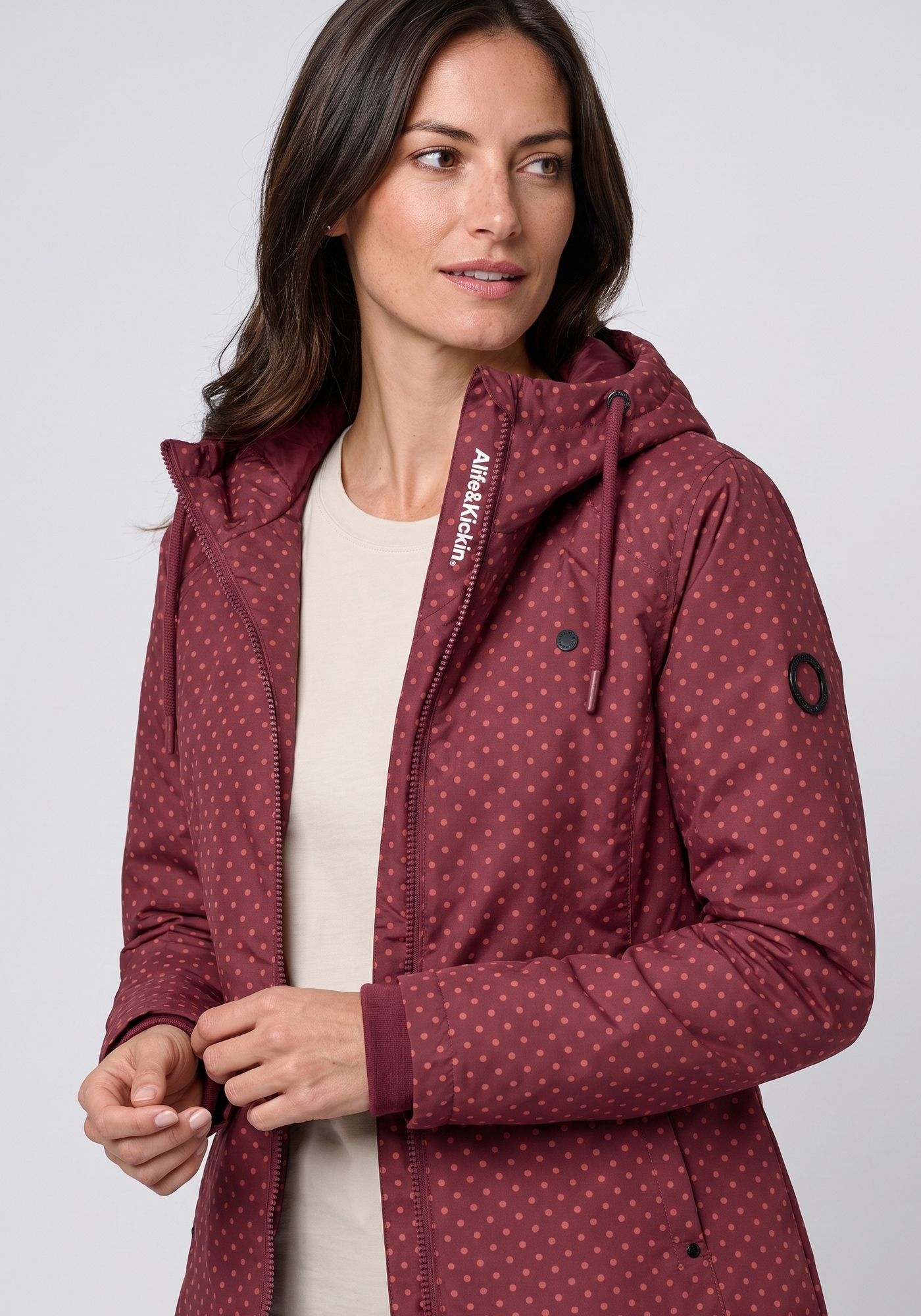 Alife & Kickin Outdoorjacke »LILOUAKB« mit Kapuze aus Polyester, wasserabweisend, normale Passform, mit Reißverschluss