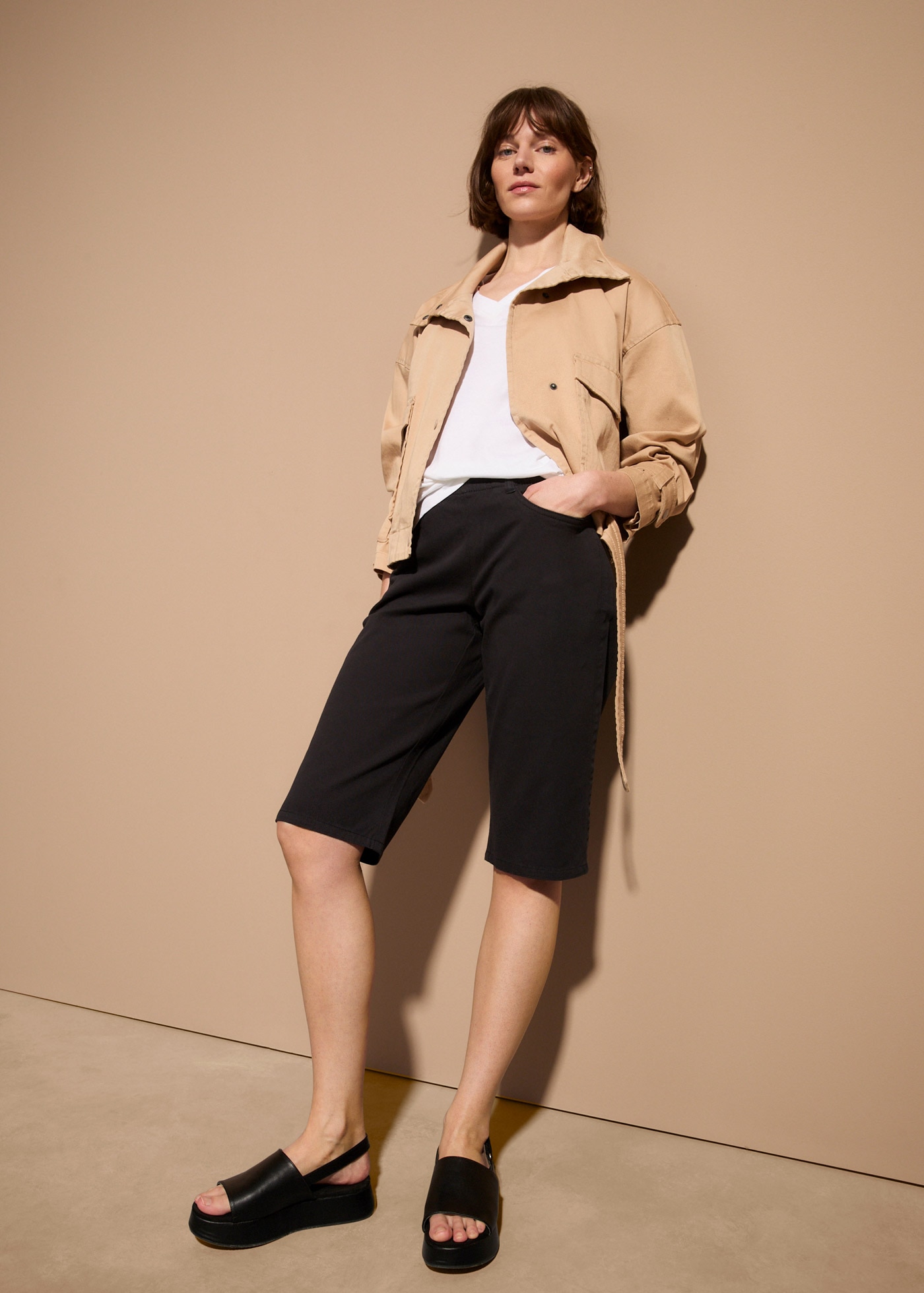 bonprix Bermudas  Stretch-Bermuda, in Twill- und Jeansoptik, mit elastischem Bund