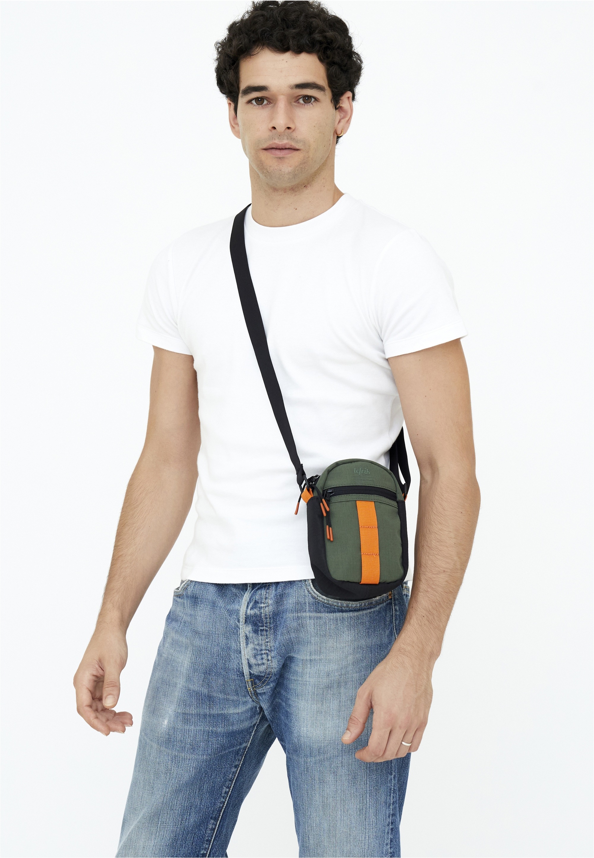 lefrik Handytasche »Jan Side«, in veganer Qualität für Telefone bis zu 6.7 Zoll