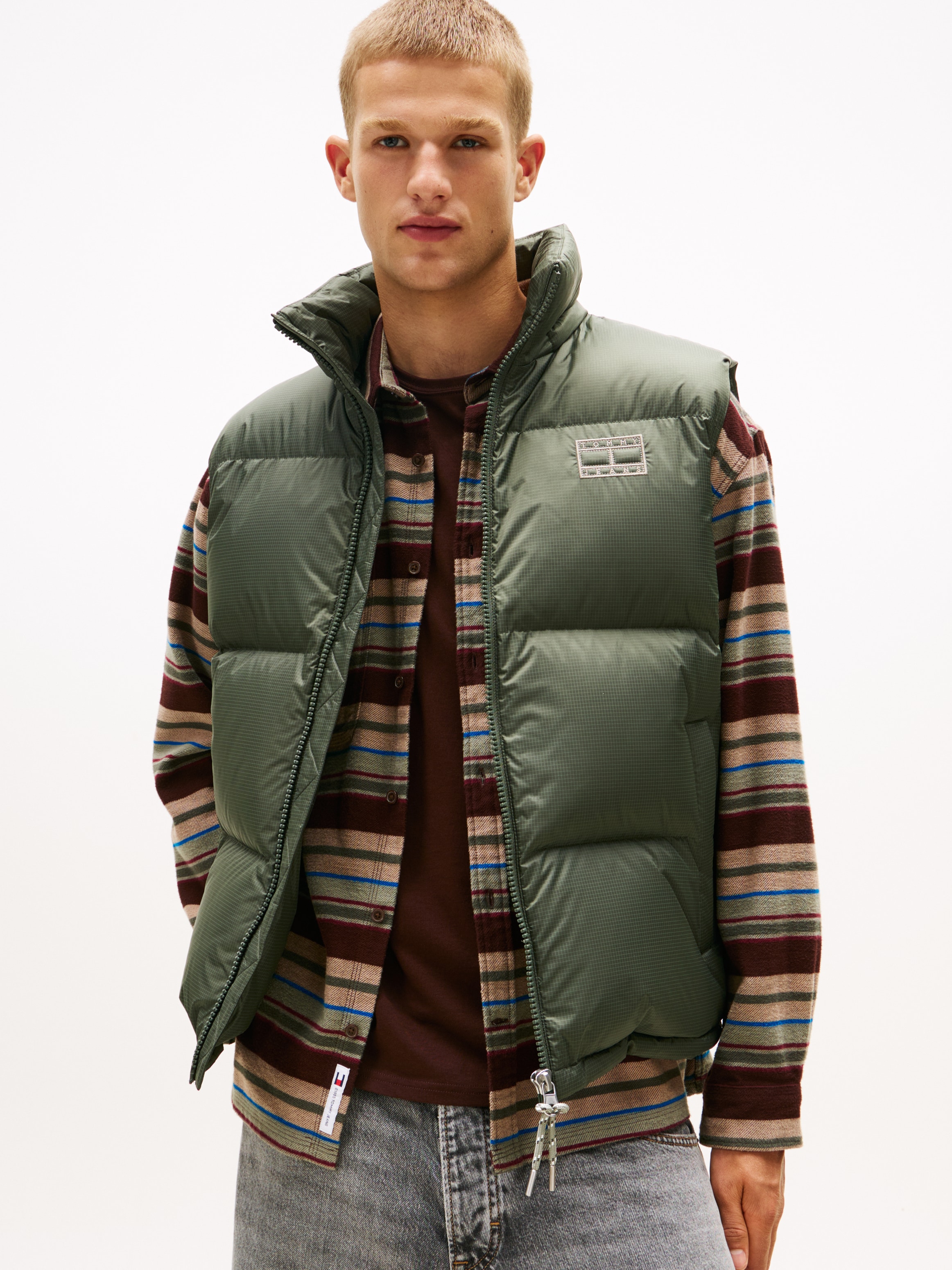 Tommy Jeans Steppweste "ALASKA DOWN VEST" Regular fit mit abnehmbarer Kapuz günstig online kaufen