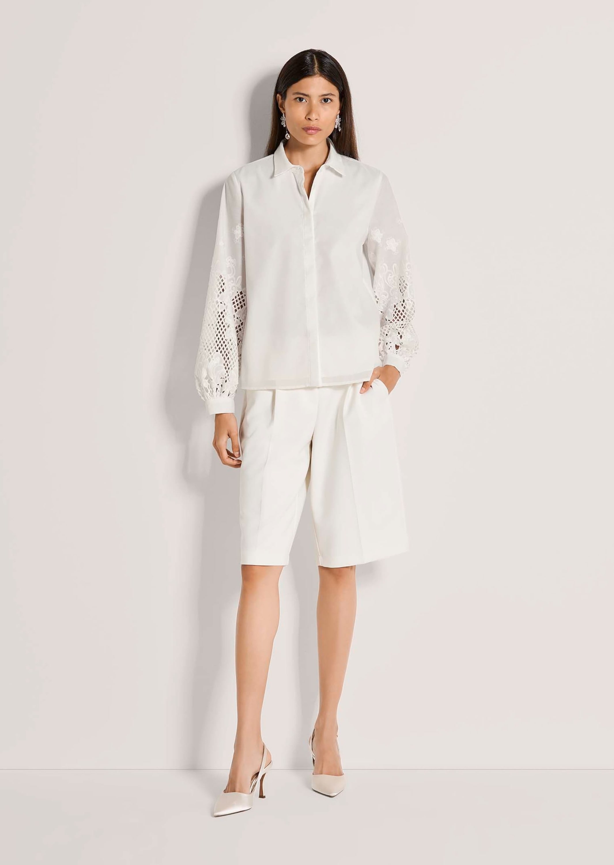 MADELEINE Langarmbluse »Hemdbluse Blusenshirt mit Lochstickerei« Langarm mit Spitzenärmeln