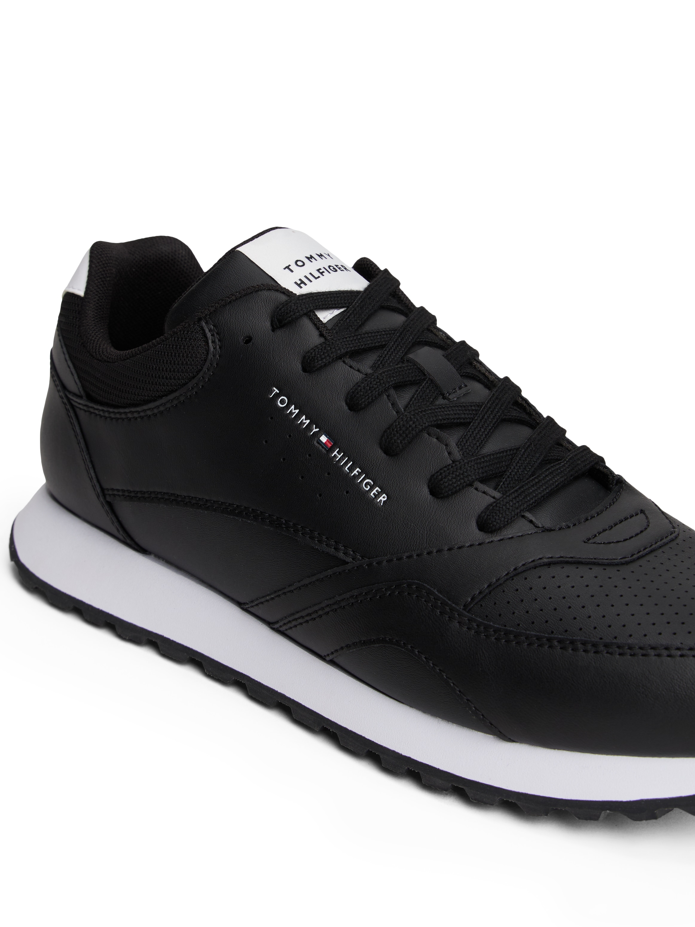 Tommy Hilfiger Sneaker »NEW RUNNER EVA LTH ESS«, Freizeitschuh, Halbschuh, Schnürer mit sportiver Lochung