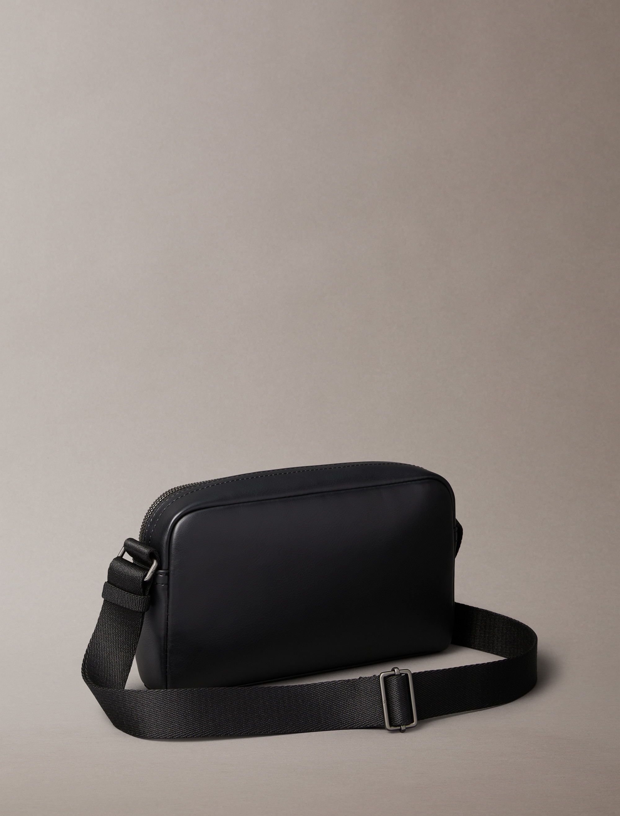 Calvin Klein Kameratasche »CK CAMERA BAG«, Herren Minibag, Umhängetasche, Schultertasche, Bodybag mit CK-Logo