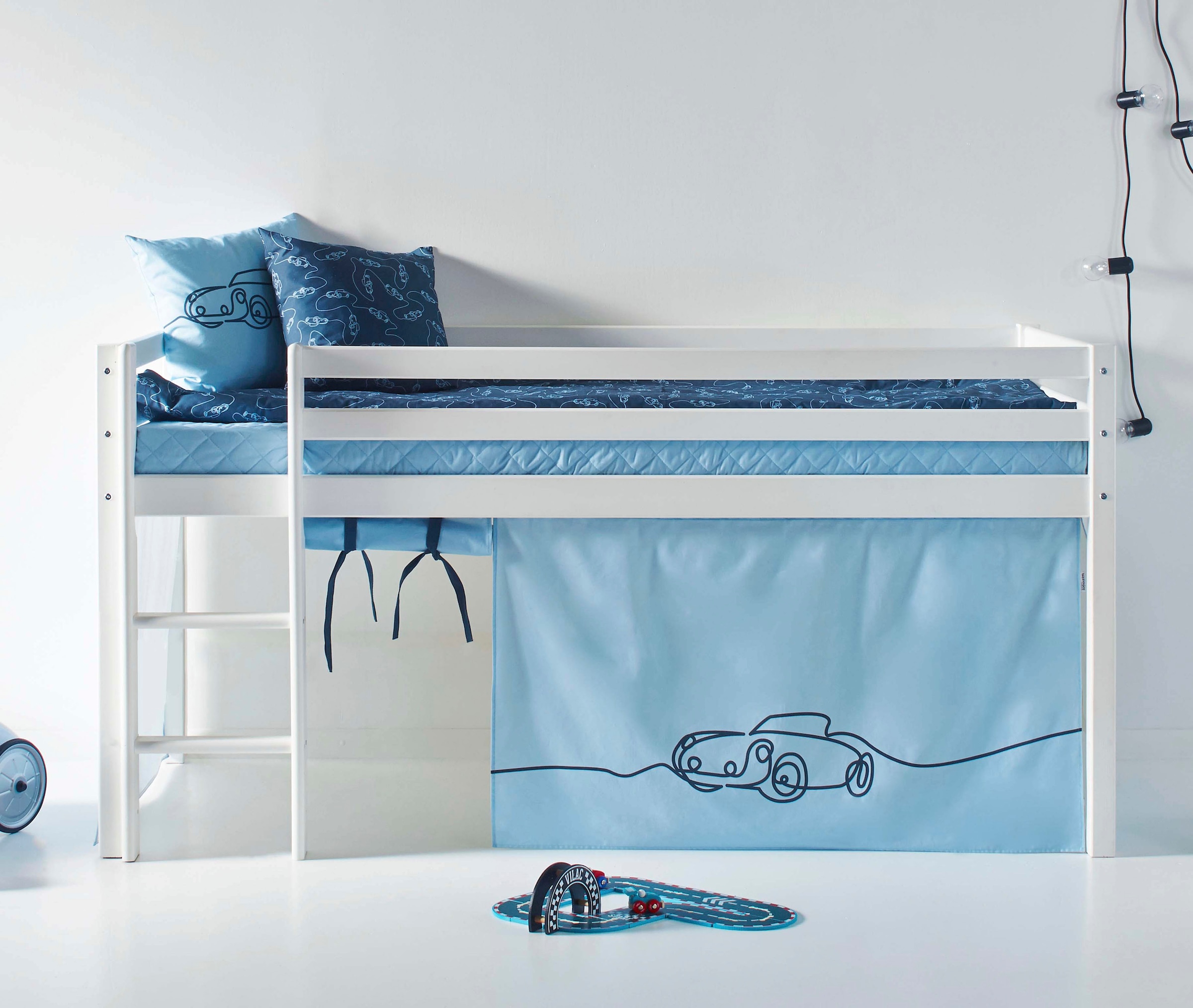 Hoppekids Hochbett »ECO Dream, Kinderbett, Spielbett, Halbhohes Bett aus Massivholz«, inkl. Vorhang-Set Creator, Bettgröße & Matratze wählbar