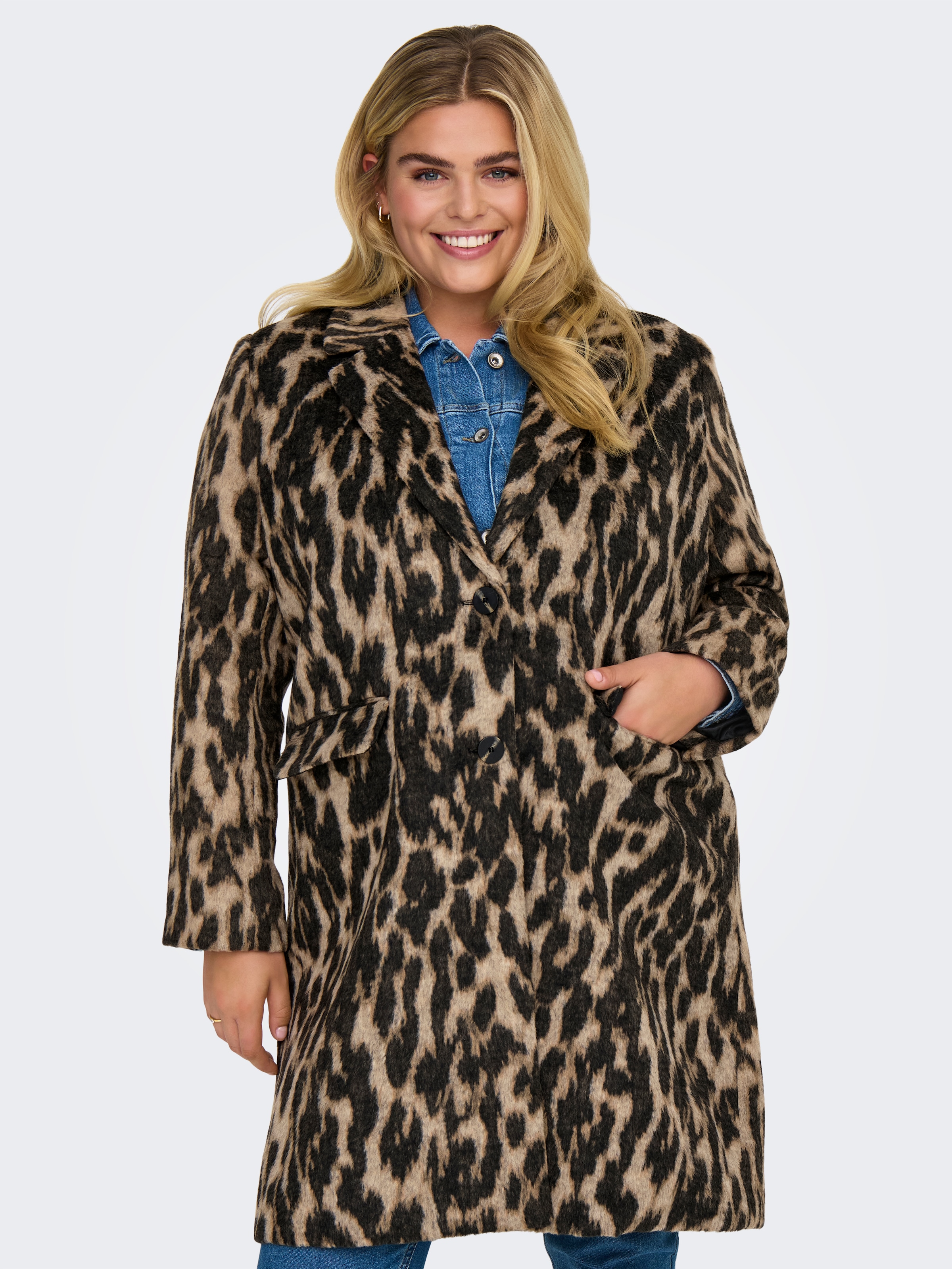 ONLY CARMAKOMA Kurzmantel "CARVALBORG ANIMAL LIFE COAT OTW", mit Allover An günstig online kaufen