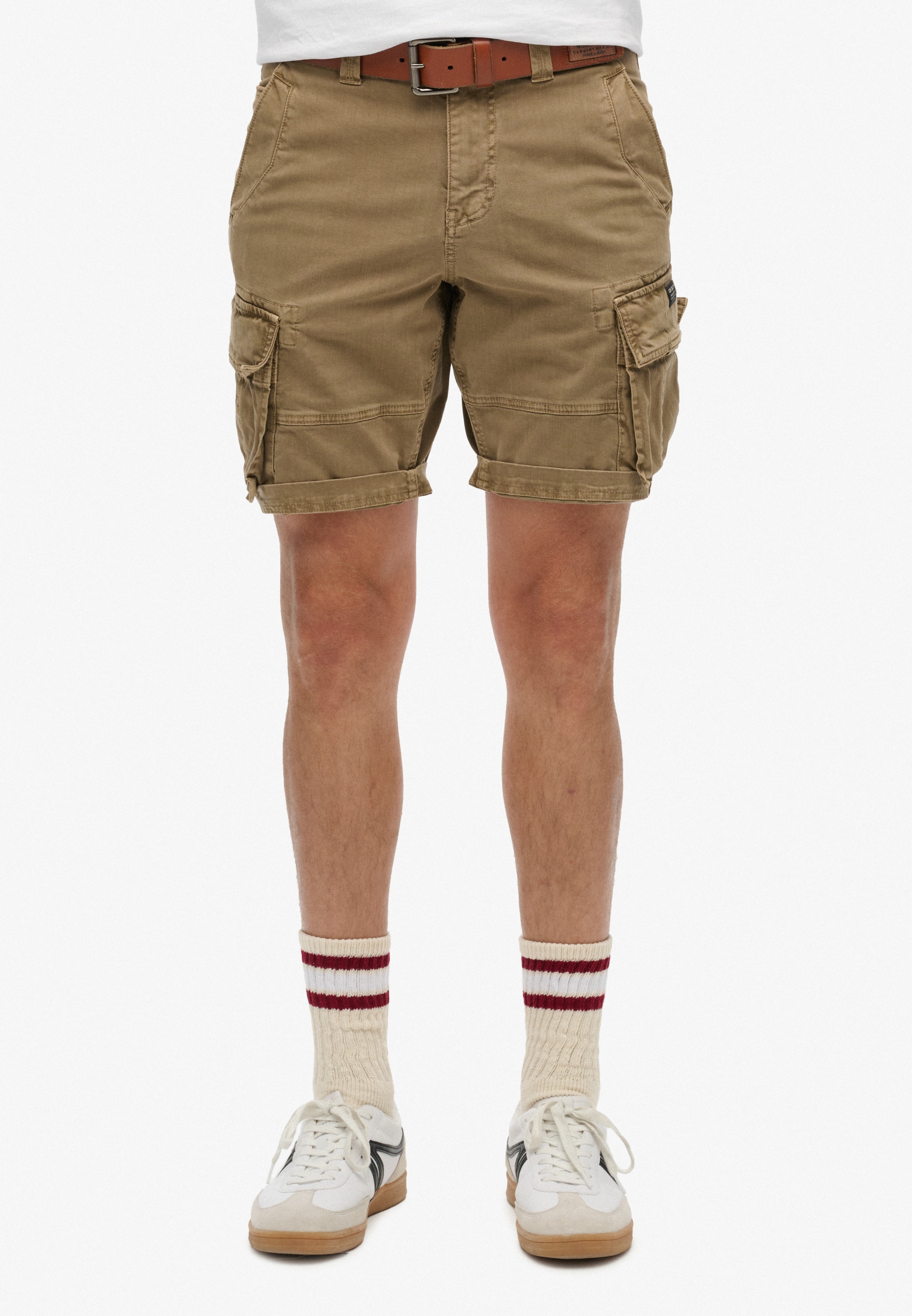 Superdry Cargobermudas "CORE CARGO SHORT" Straight Fit, mit Reißverschluss und 1-Knopf-Verschluss, knielang