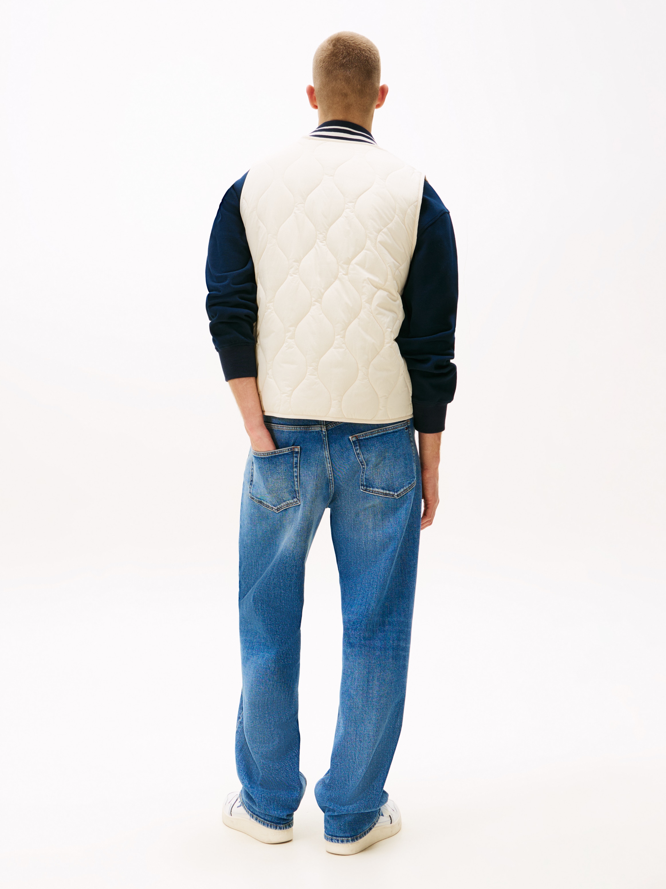 Tommy Jeans Steppweste »TJM QUILTED VEST EXT«, Mit Rundhalsausschnitt
