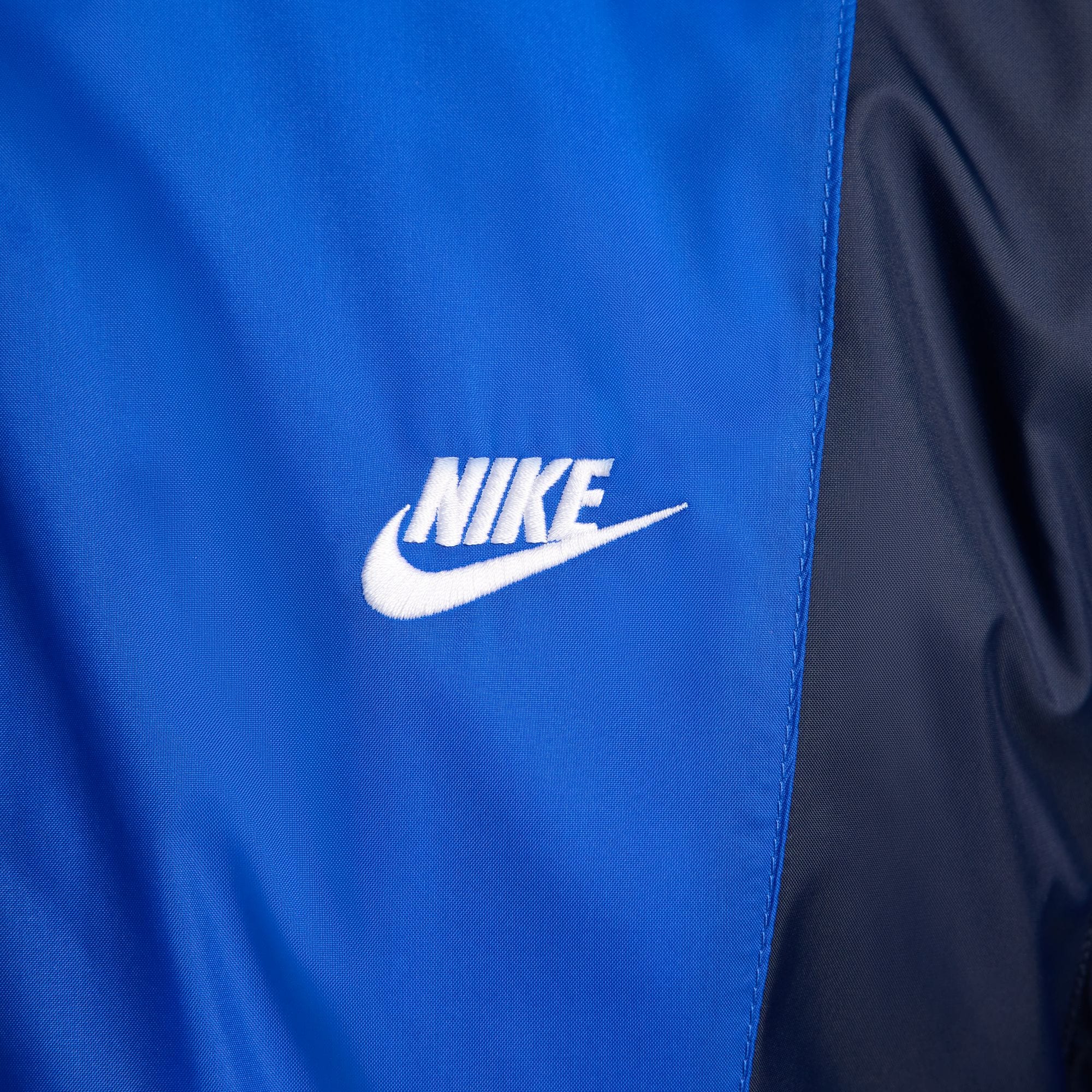 Nike Sportswear Trainingsanzug »M NK CLUB WVN TRK SUIT« mit Taschen, mit Mesh-Futter, aus gewebtem Taftmaterial