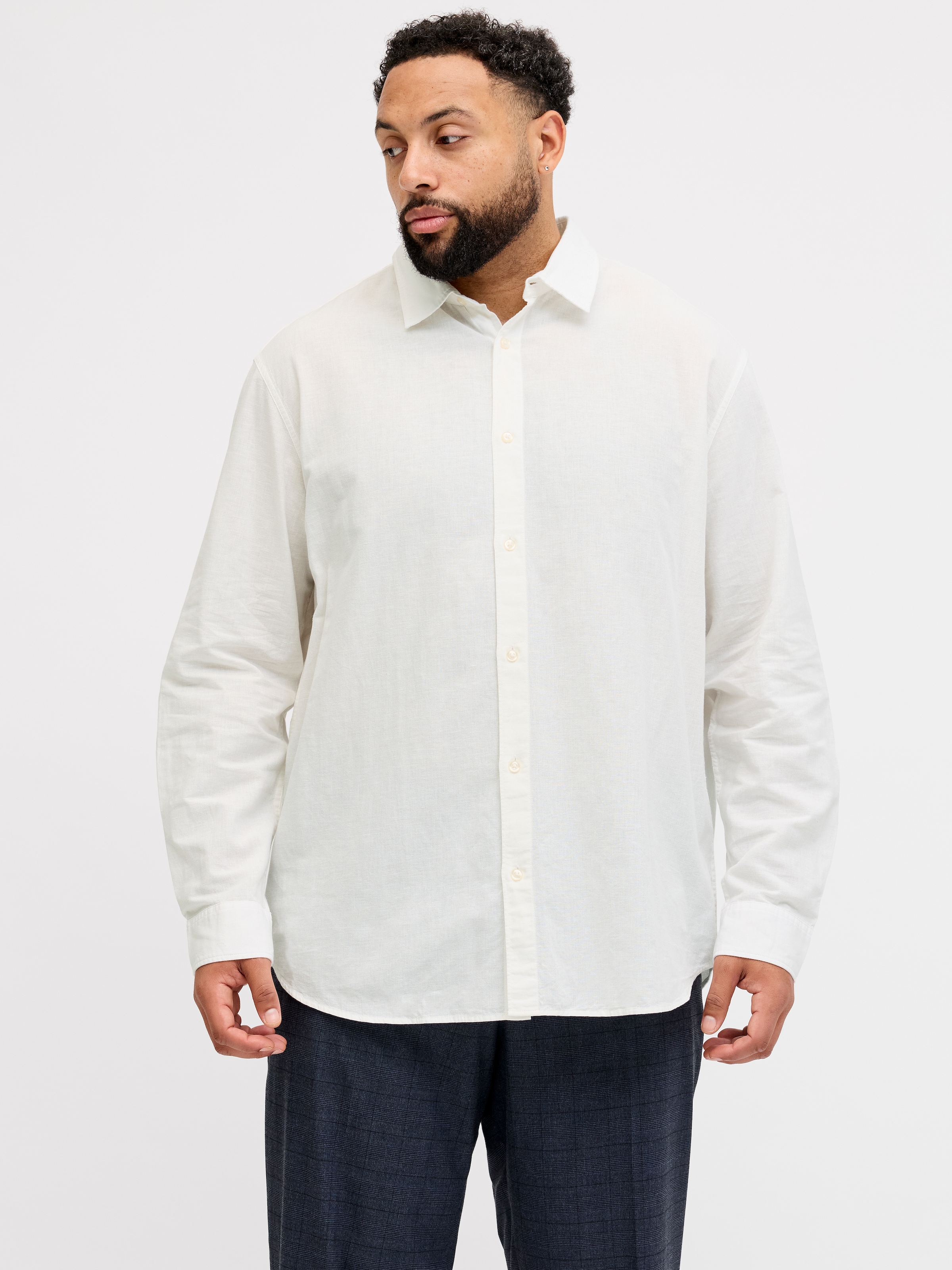 Jack & Jones PlusSize Langarmhemd »JJEBREEZE LINEN BLEND SHIRT L/S SN PLS« mit auffälliger Knopfleiste