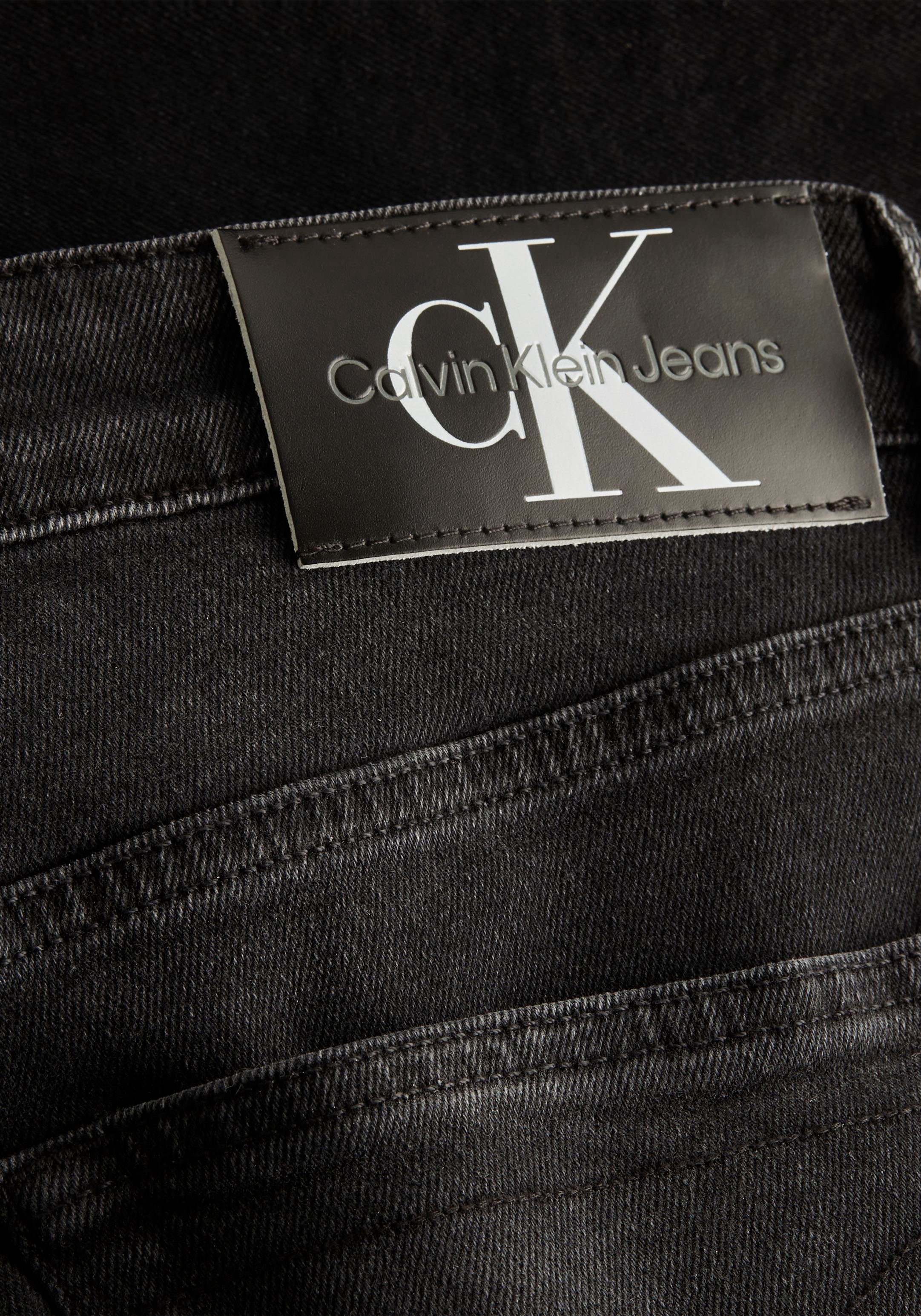 Calvin Klein mit Leder-Badge bestellen Slim-fit-Jeans | BAUR Klein ▷ Calvin »SLIM«, Jeans