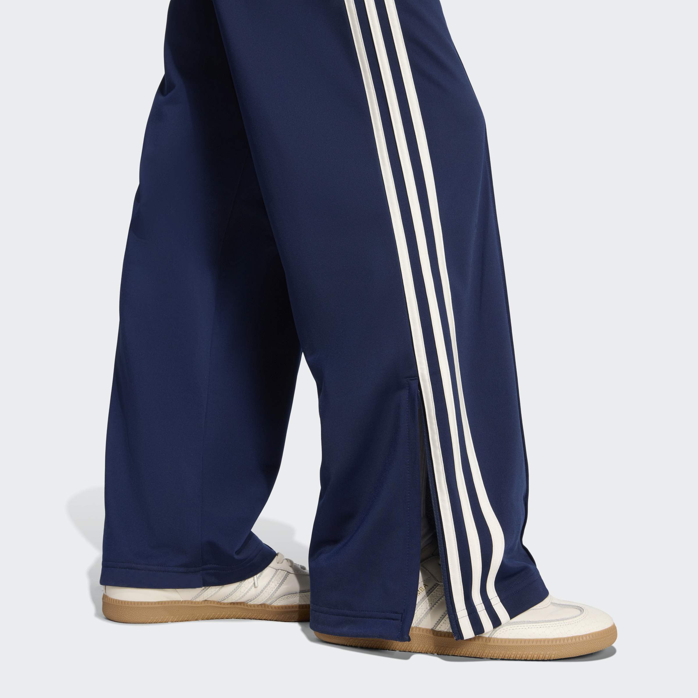 Thumbnail - adidas Originals Sporthose "FIREBIRD LOOSE" Firebird Loose Sporthose, lässig geschnitten