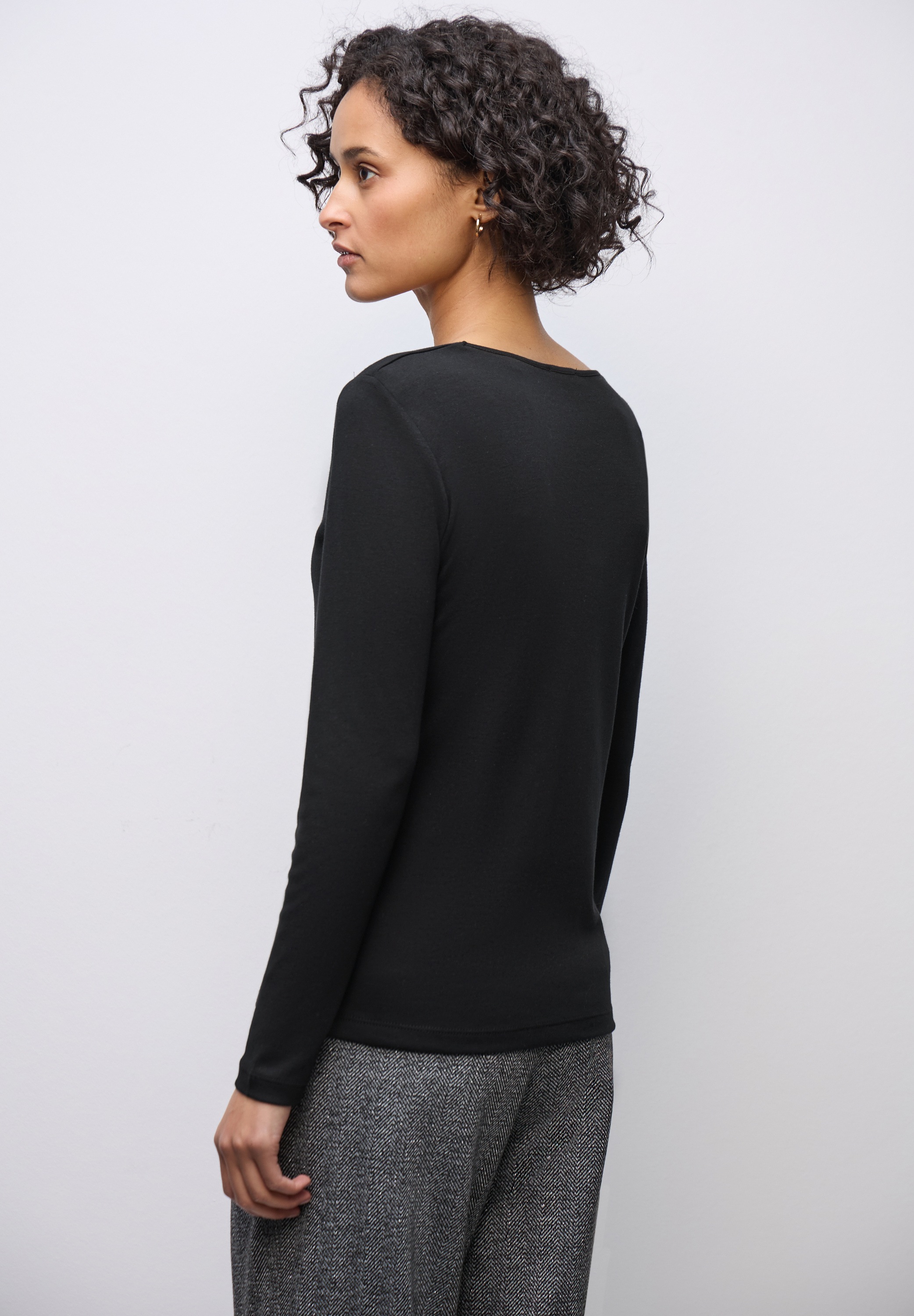 STREET ONE Langarmshirt mit Herz-Ausschnitt günstig online kaufen