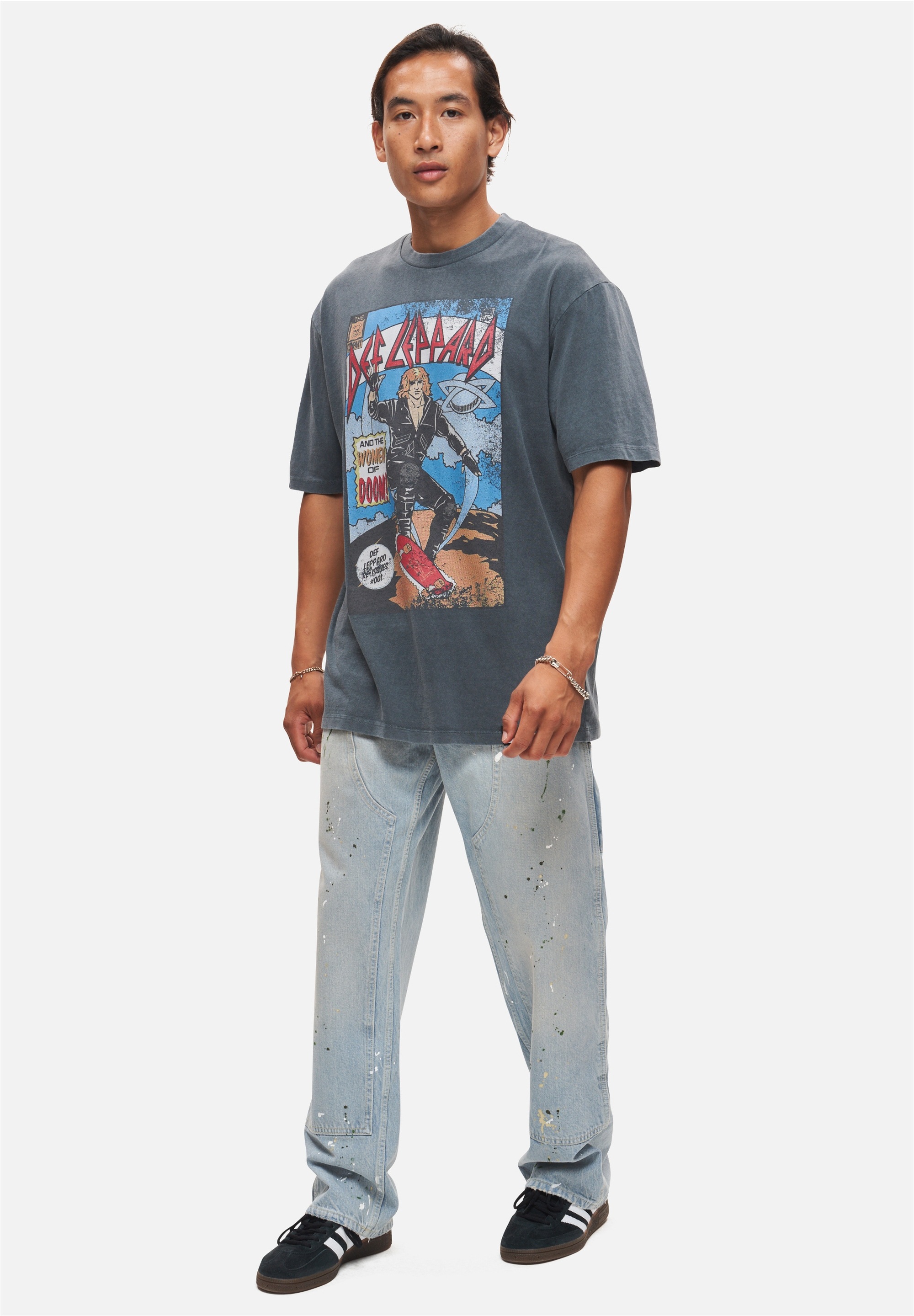 Thumbnail - Recovered T-Shirt "Def Leppard Women Of Doom" 1 Stk. tlg. mit angesagtem Def Leppard Comic-Print