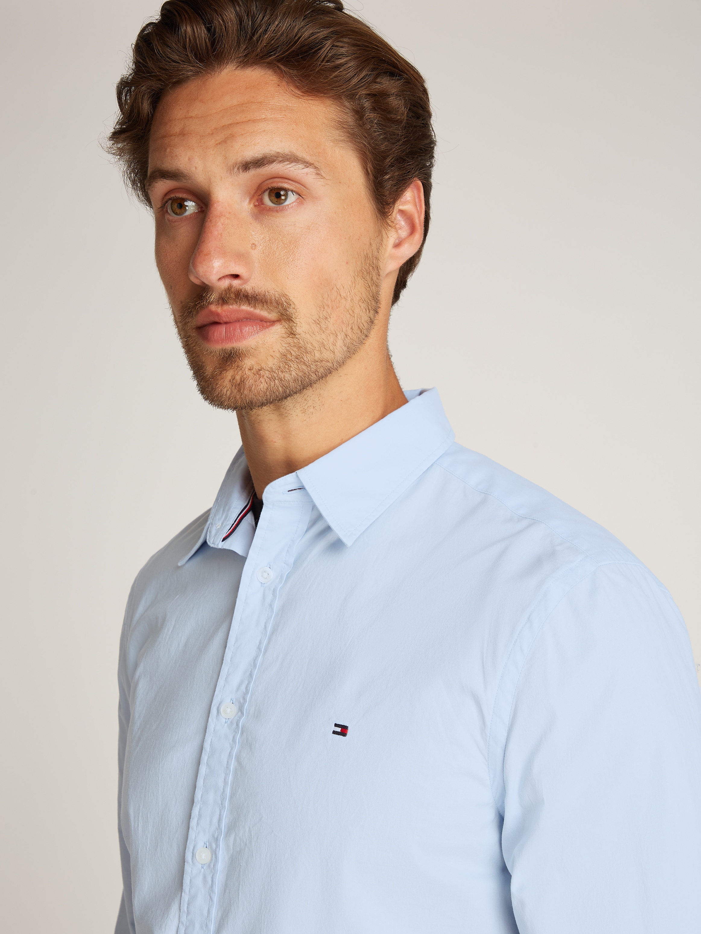 Tommy Hilfiger Businesshemd »FLEX POPLIN KENT COLLAR SF SHIRT«, mit Logostickerei