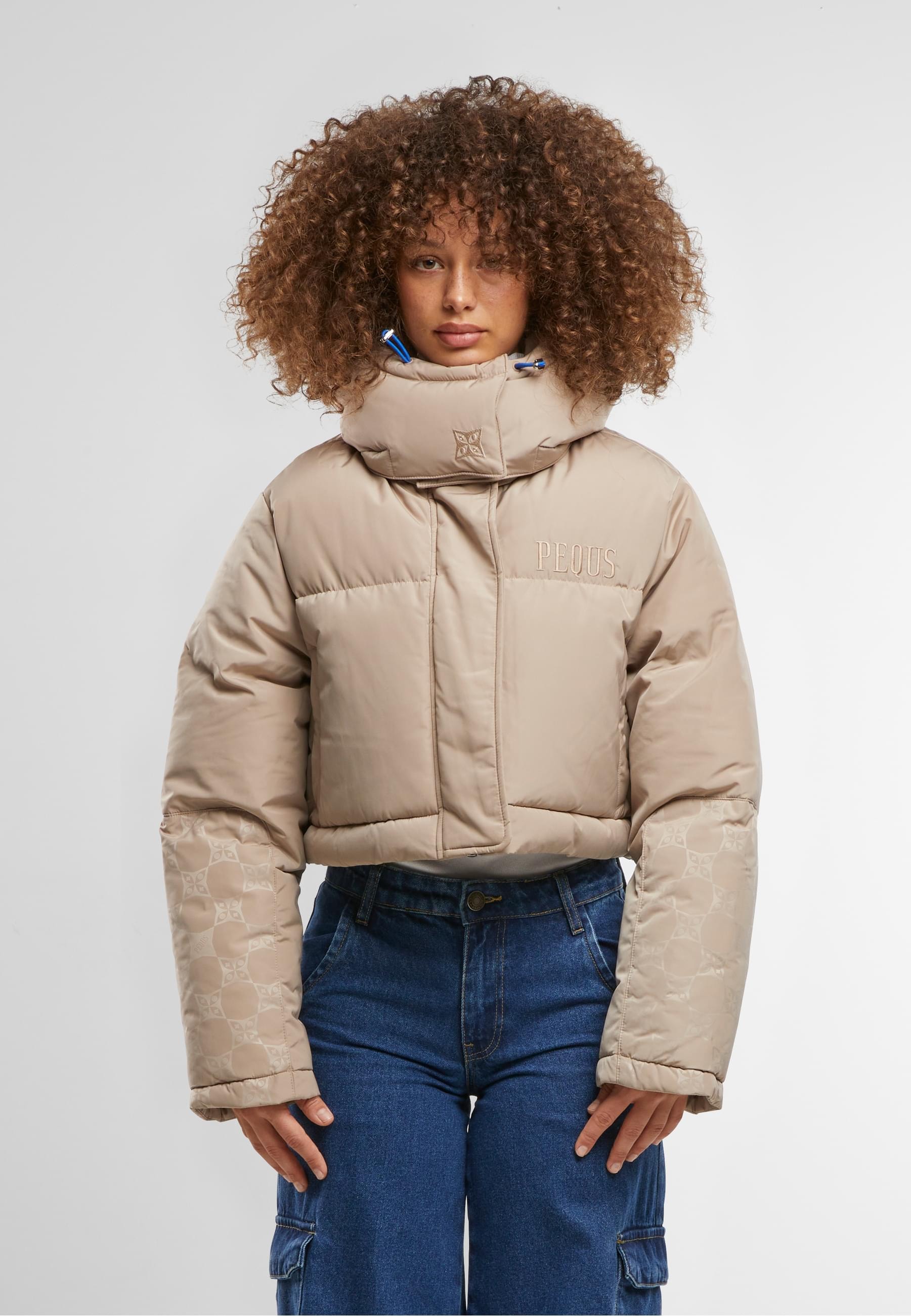 PEQUS Winterjacke »PEQUS PEQUS Aether Cropped Puffer Jacket«, (1 St.), ohne Kapuze