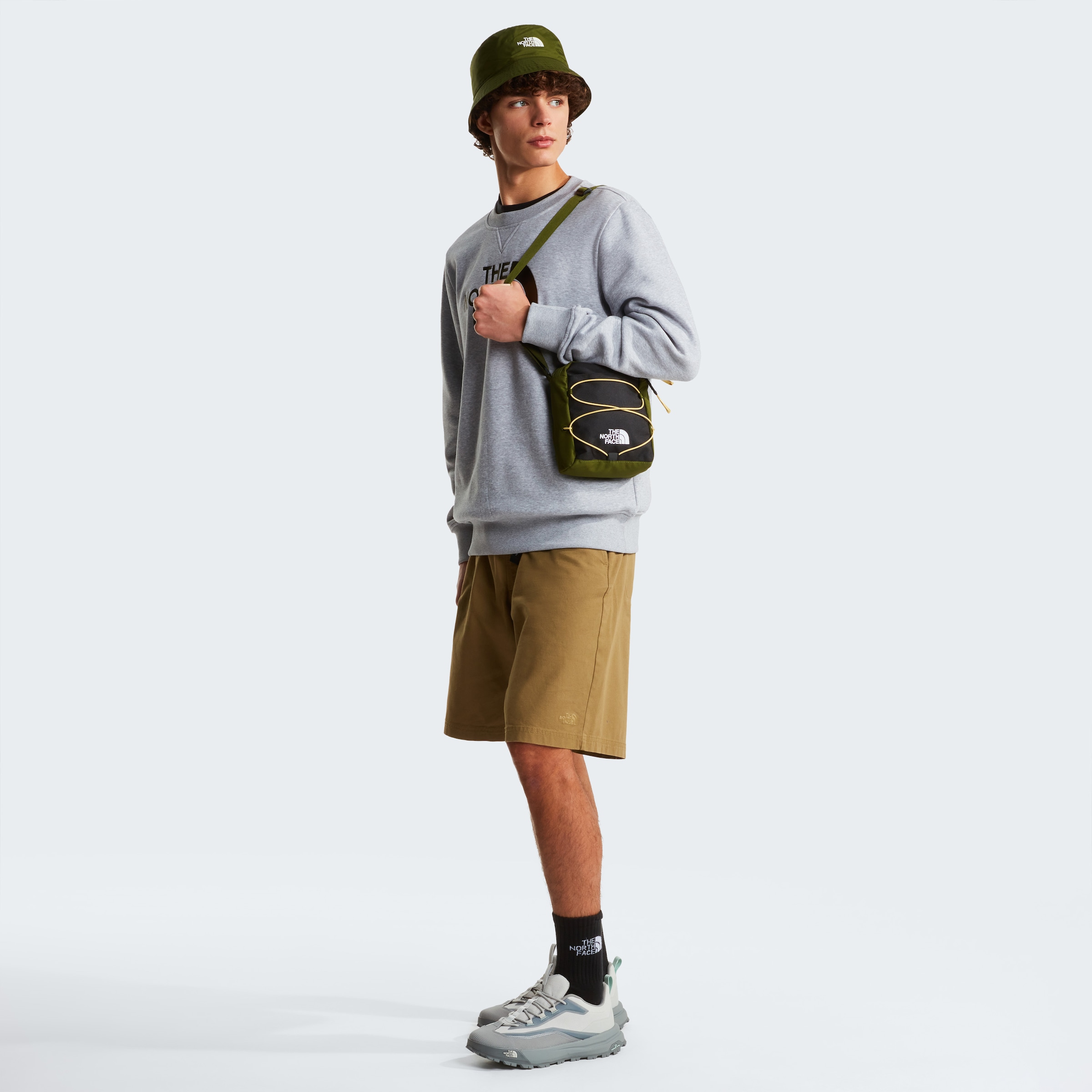The North Face Kapuzensweatshirt »M DREW PEAK REGULAR CREW«, sportlicher Stil, aus Baumwolle und Polyester
