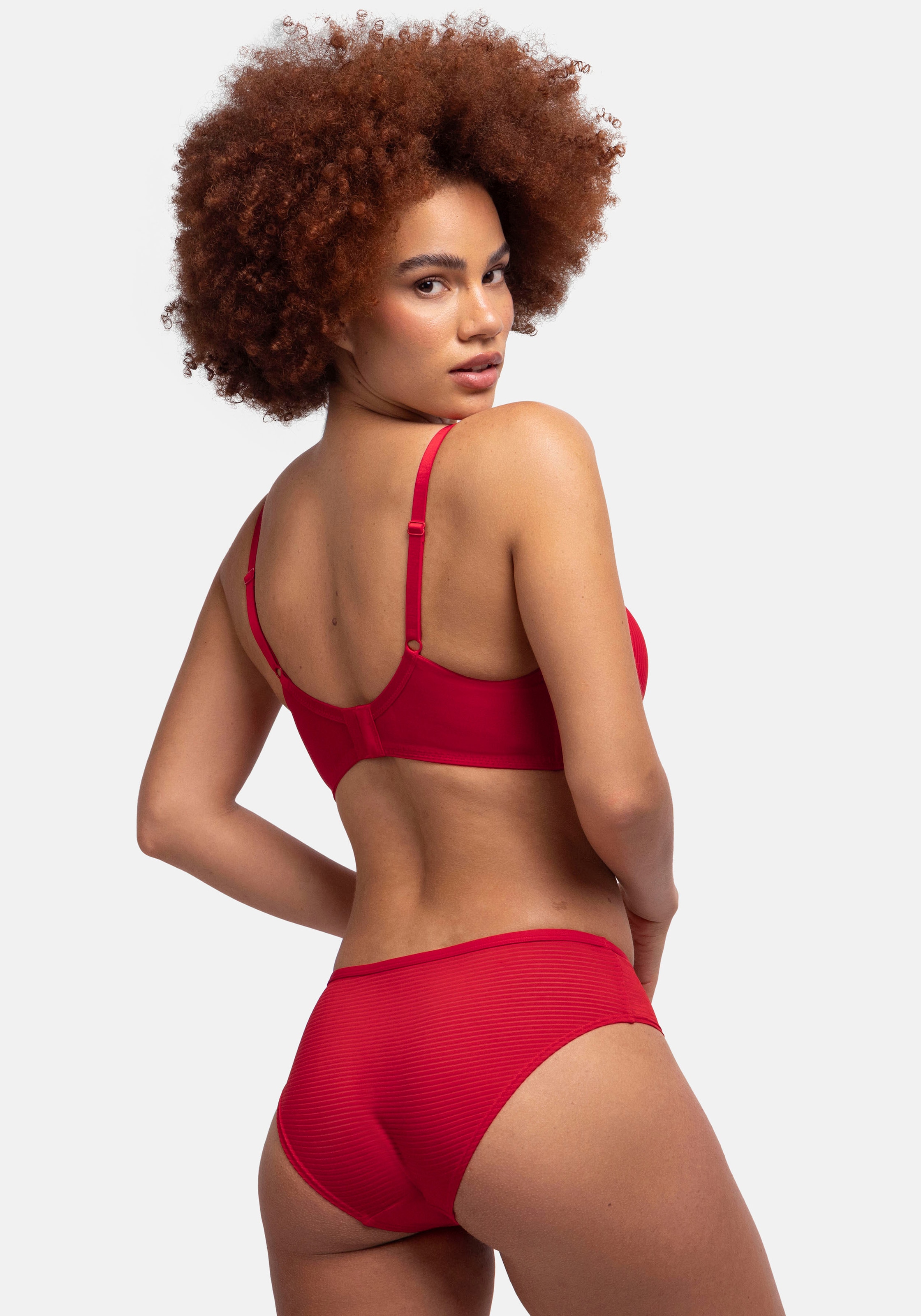 Dorina Bügel-BH »Carmen«, Curves mit geformten Körbchen