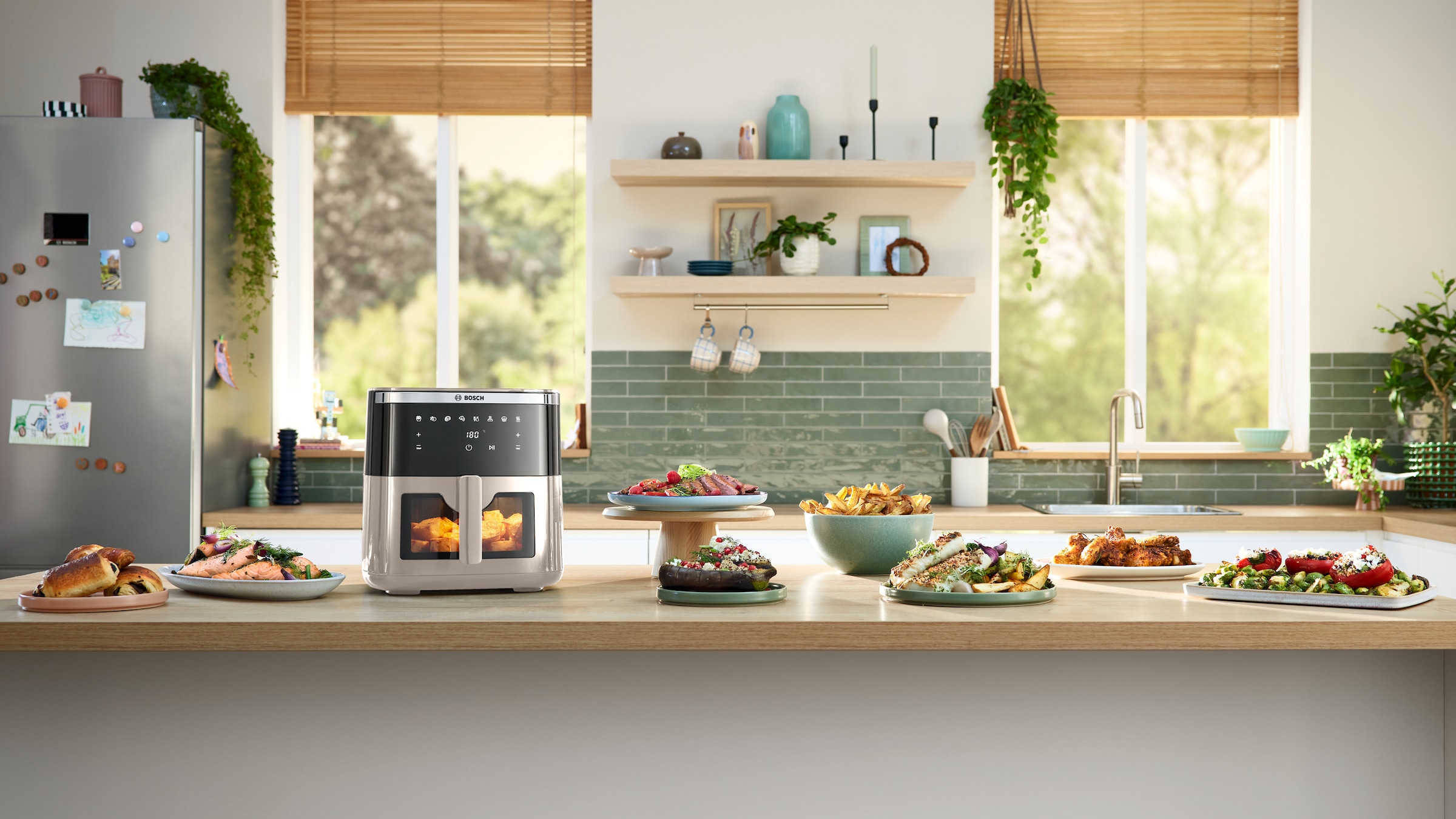 BOSCH Heißluftfritteuse »Air Fryer Serie 6, MAF671B0, 7,2l, Sichtfenster, 7 Programme, schwarz« 1800 W Innenlicht, Schüttelalarm, Korb spülm.geeignet
