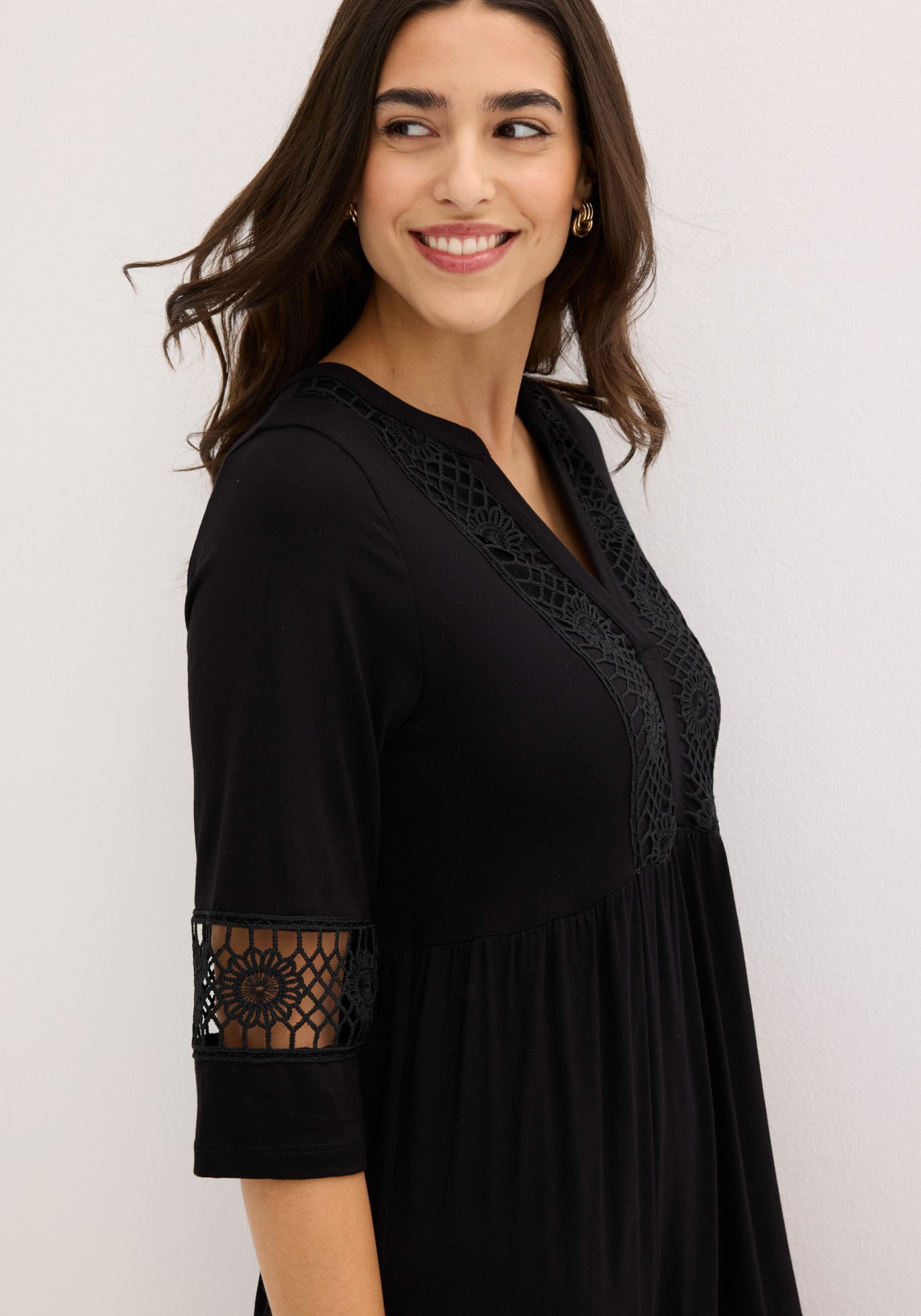 bonprix Tunikakleid ausgestellte Passform, mit hochwertiger Spitze, mit 3/4-Ärmeln