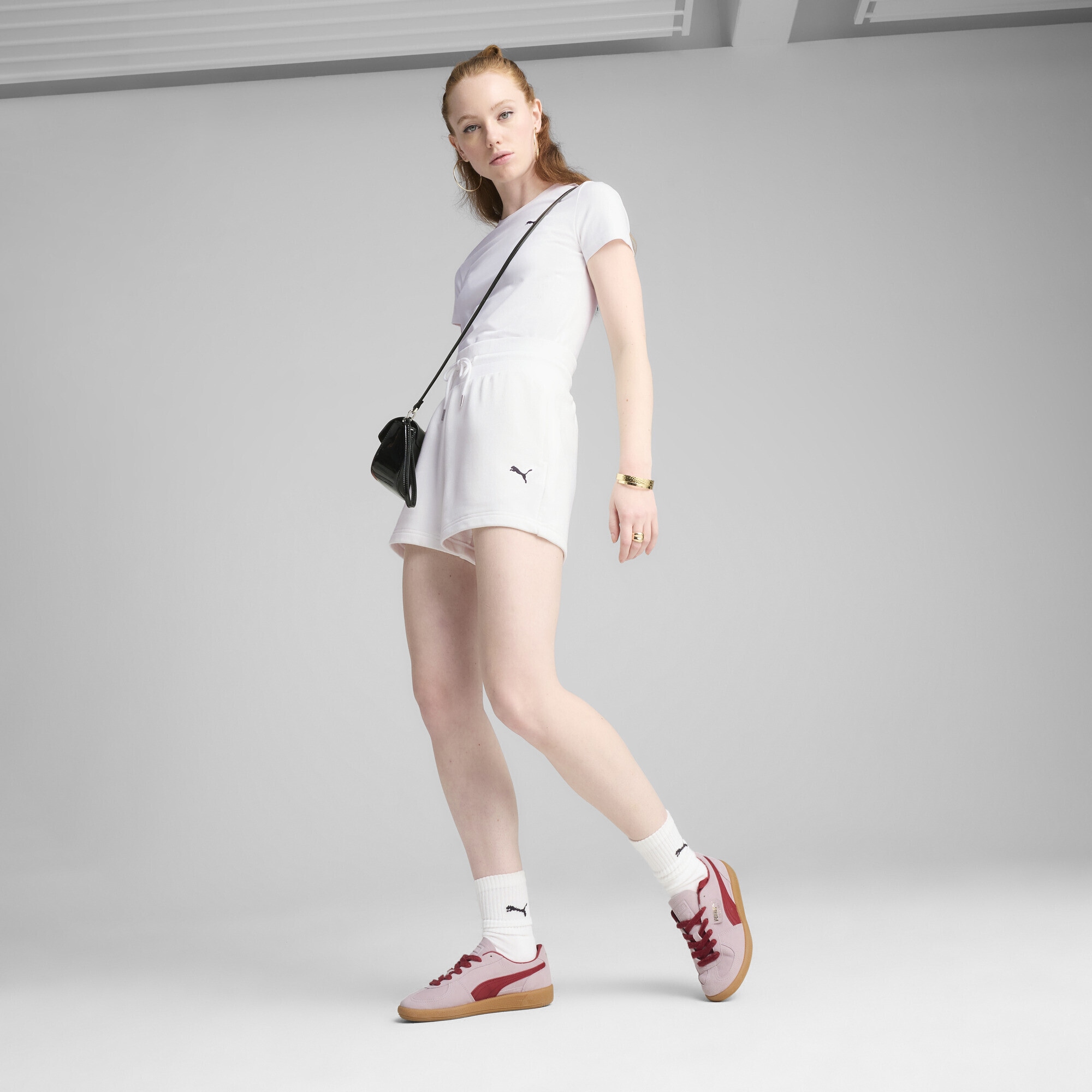 PUMA Sporthose »WARDROBE ESS 4" Shorts Damen«